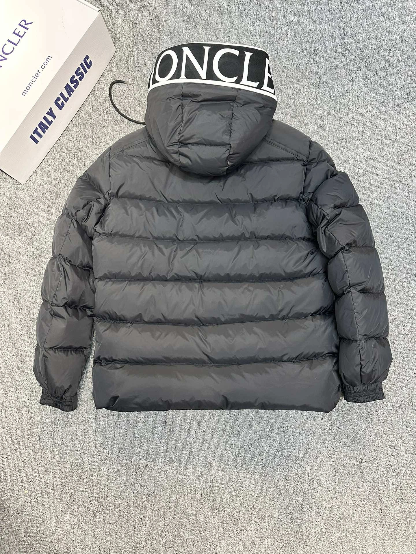 TimelessDesign Moncler Down Jackets 146323
