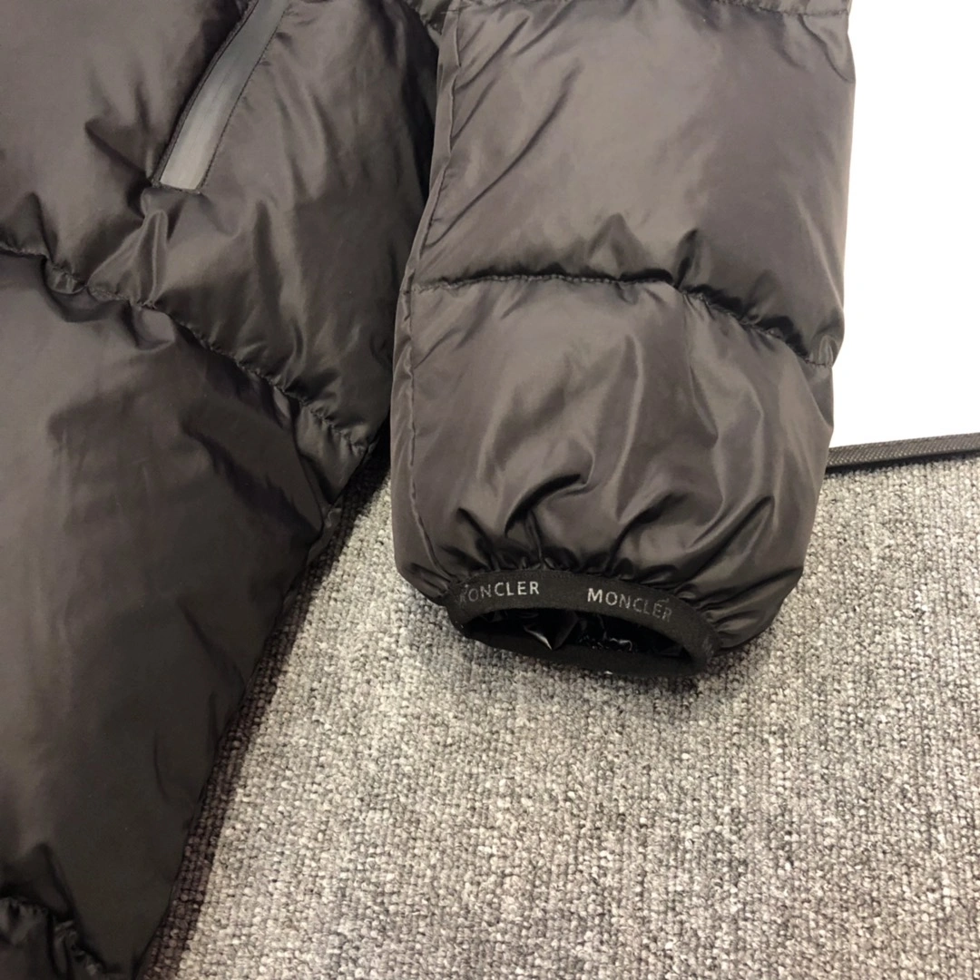 MoistureWicking Moncler Down Jackets 146316