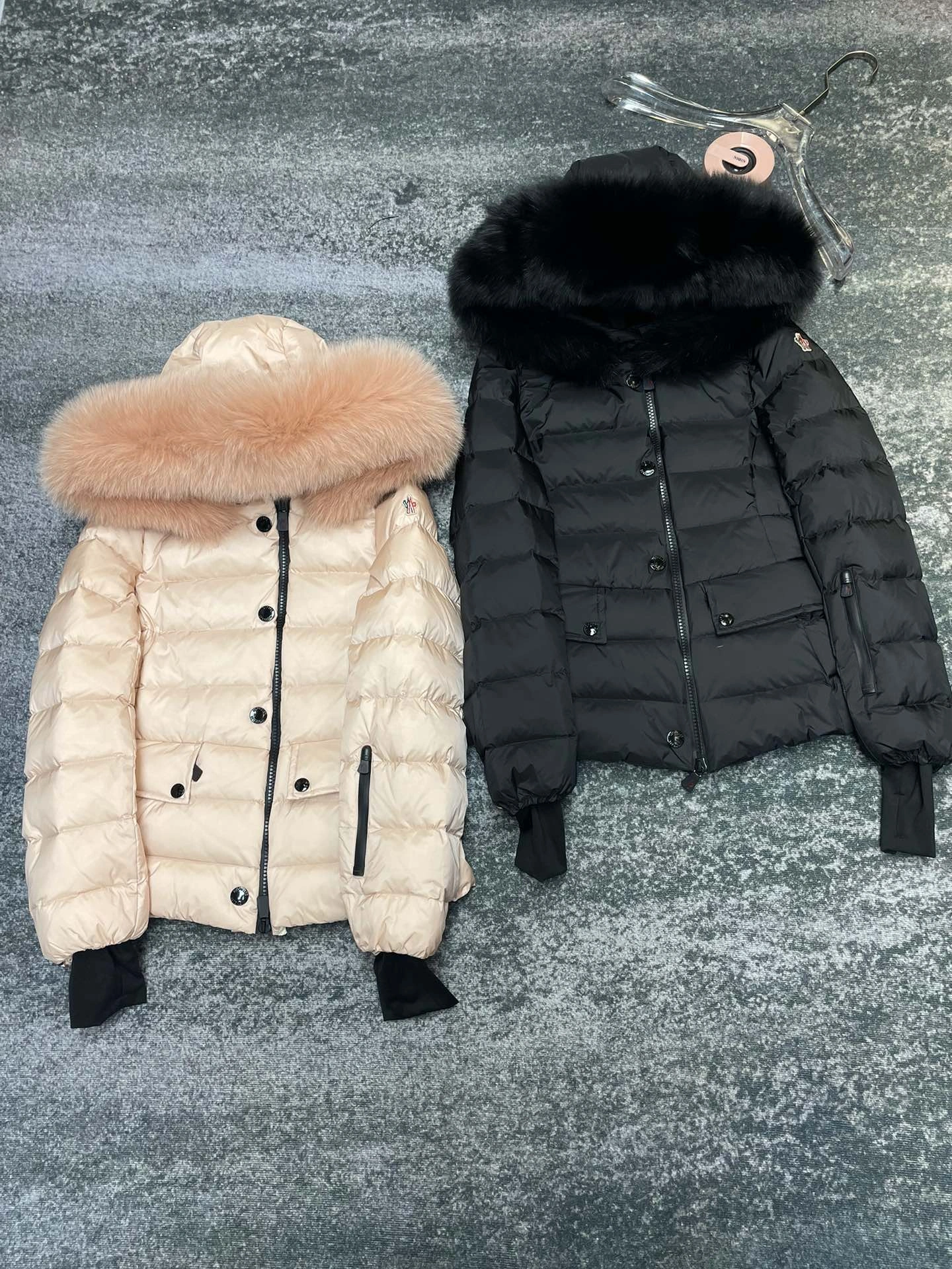 Moncler Down Jackets SmoothTexture 146313
