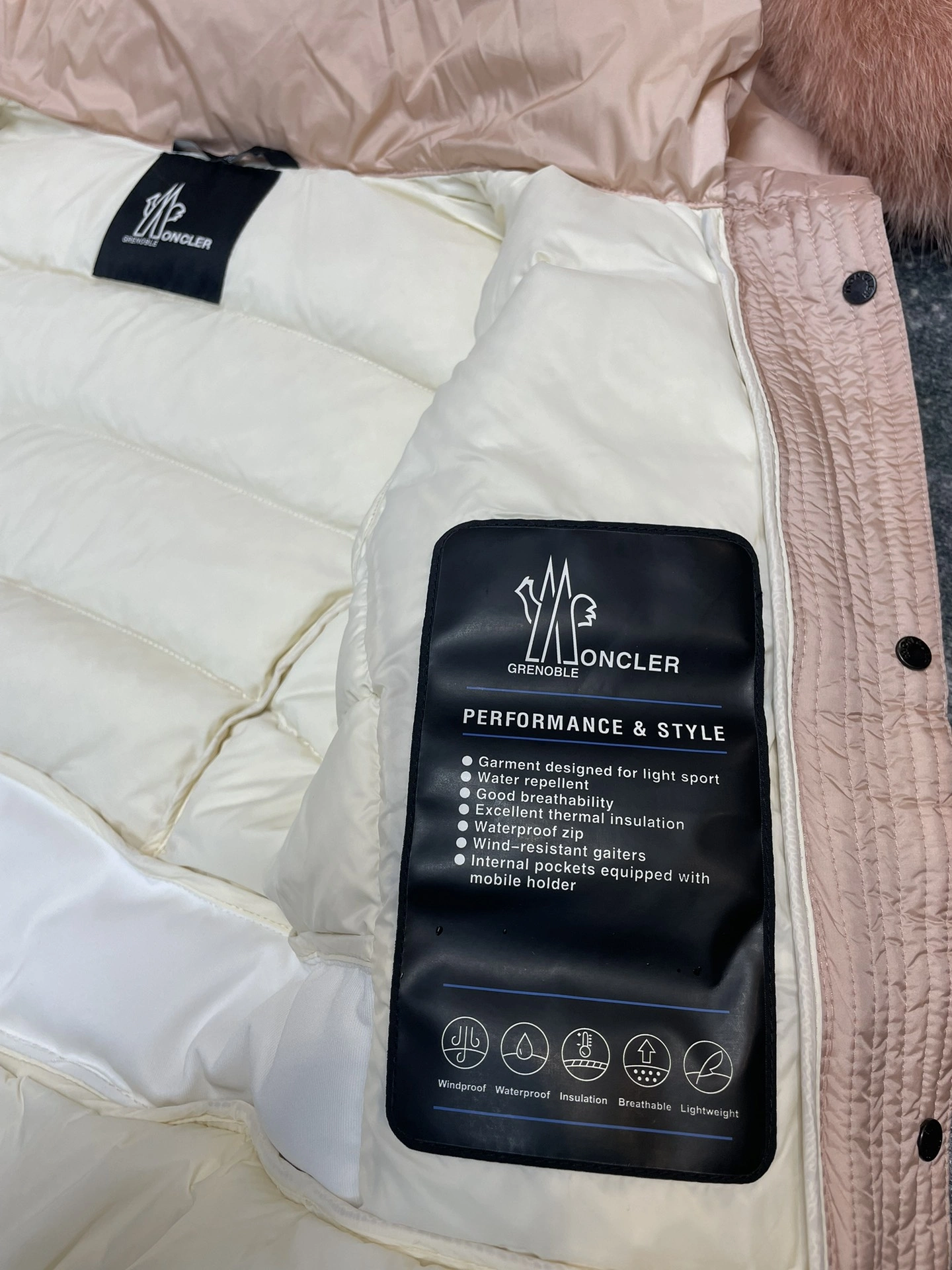 Moncler Down Jackets Unique 146310