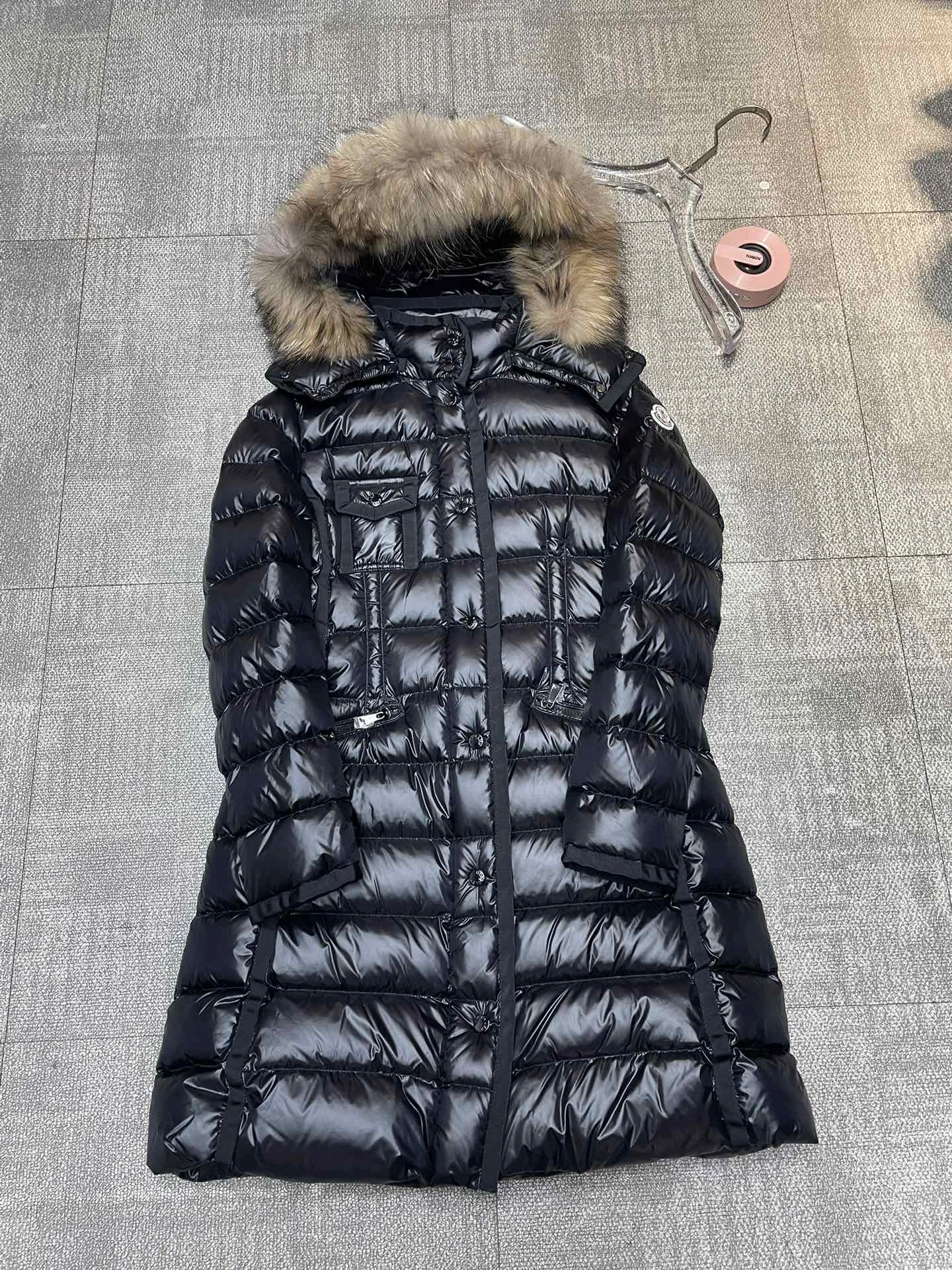 Moncler Down Jackets Sporty 146311