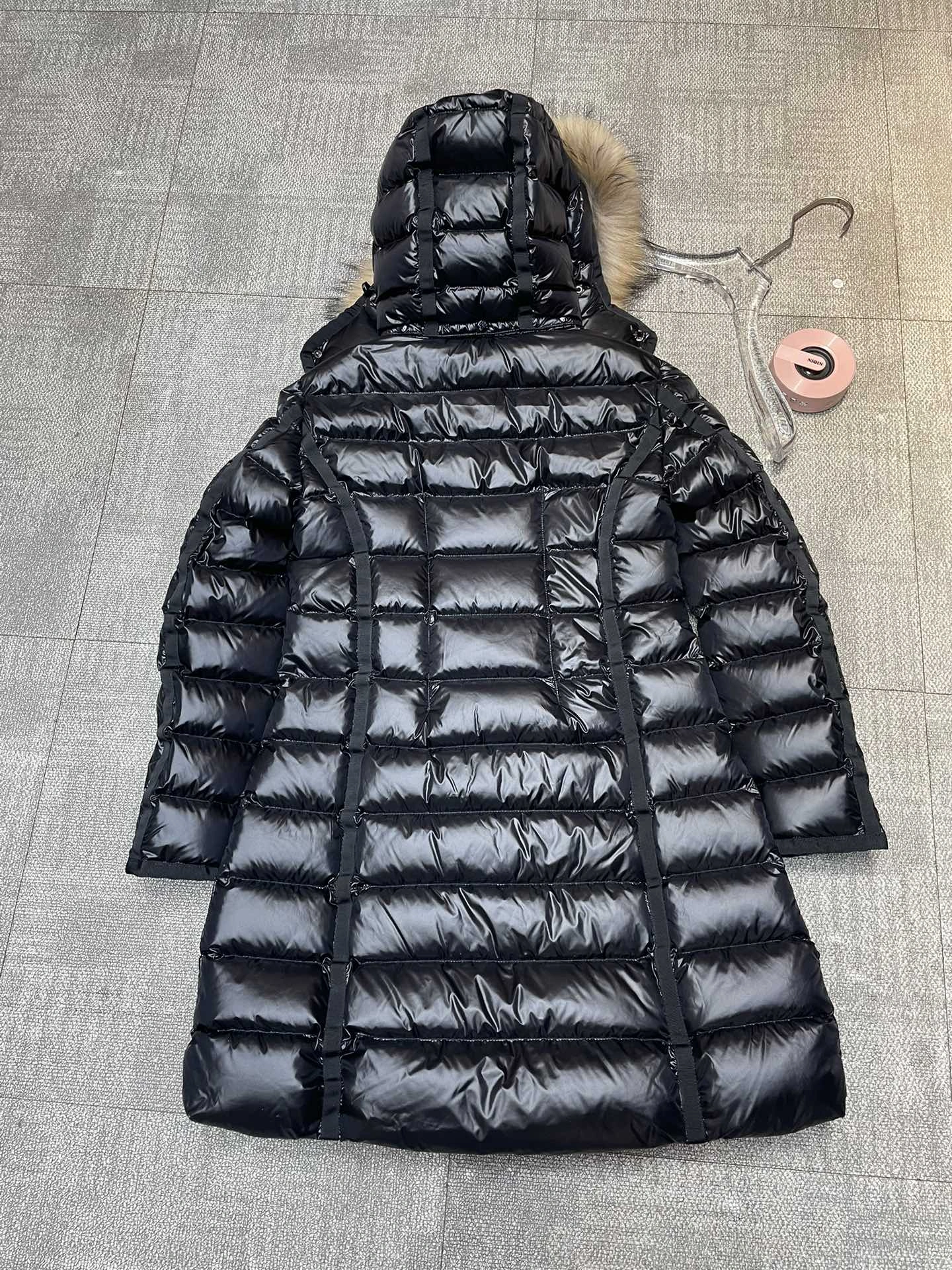 Moncler Down Jackets Sporty 146311