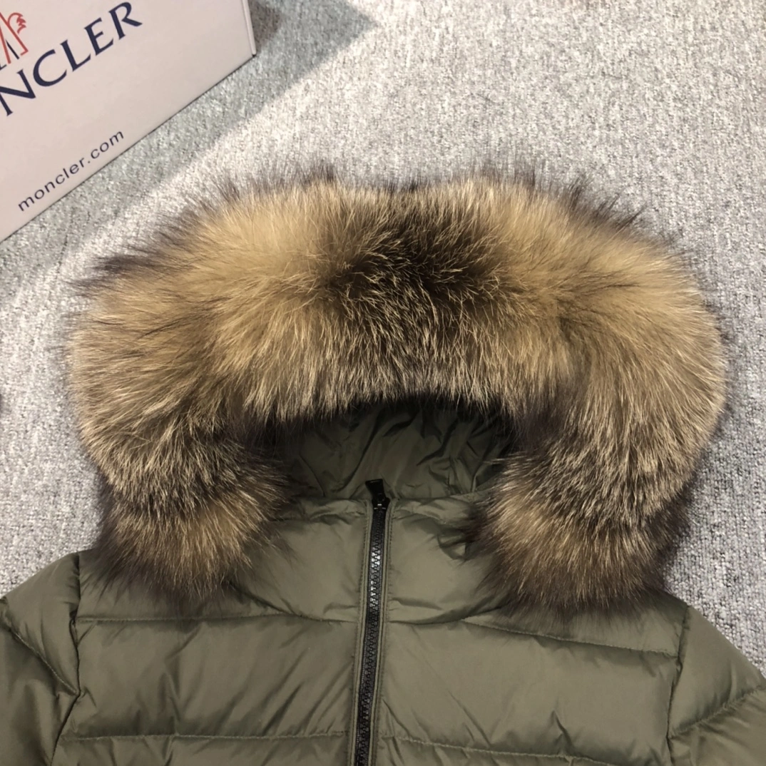 Moncler Down Jackets Bold 146307