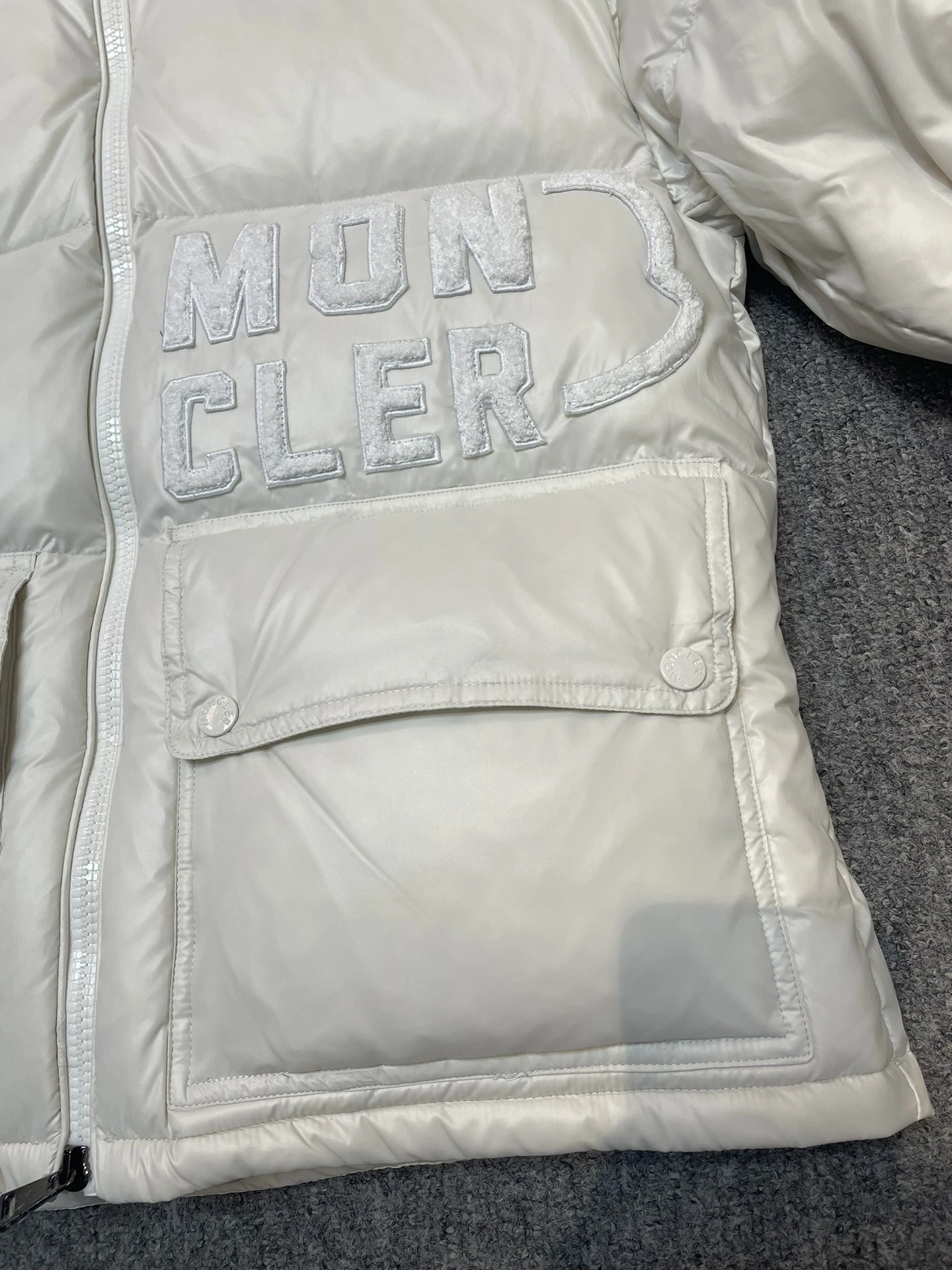 Moncler Down Jackets Youthful 146299