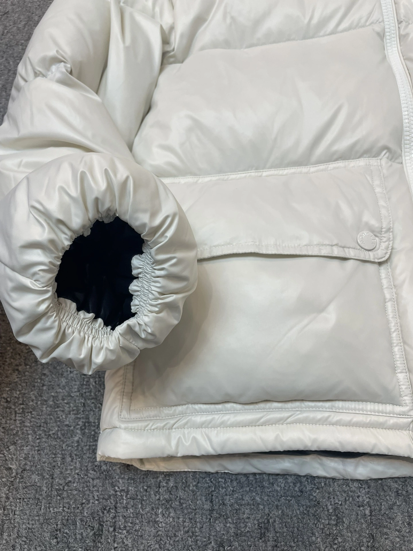 Moncler Down Jackets Youthful 146299
