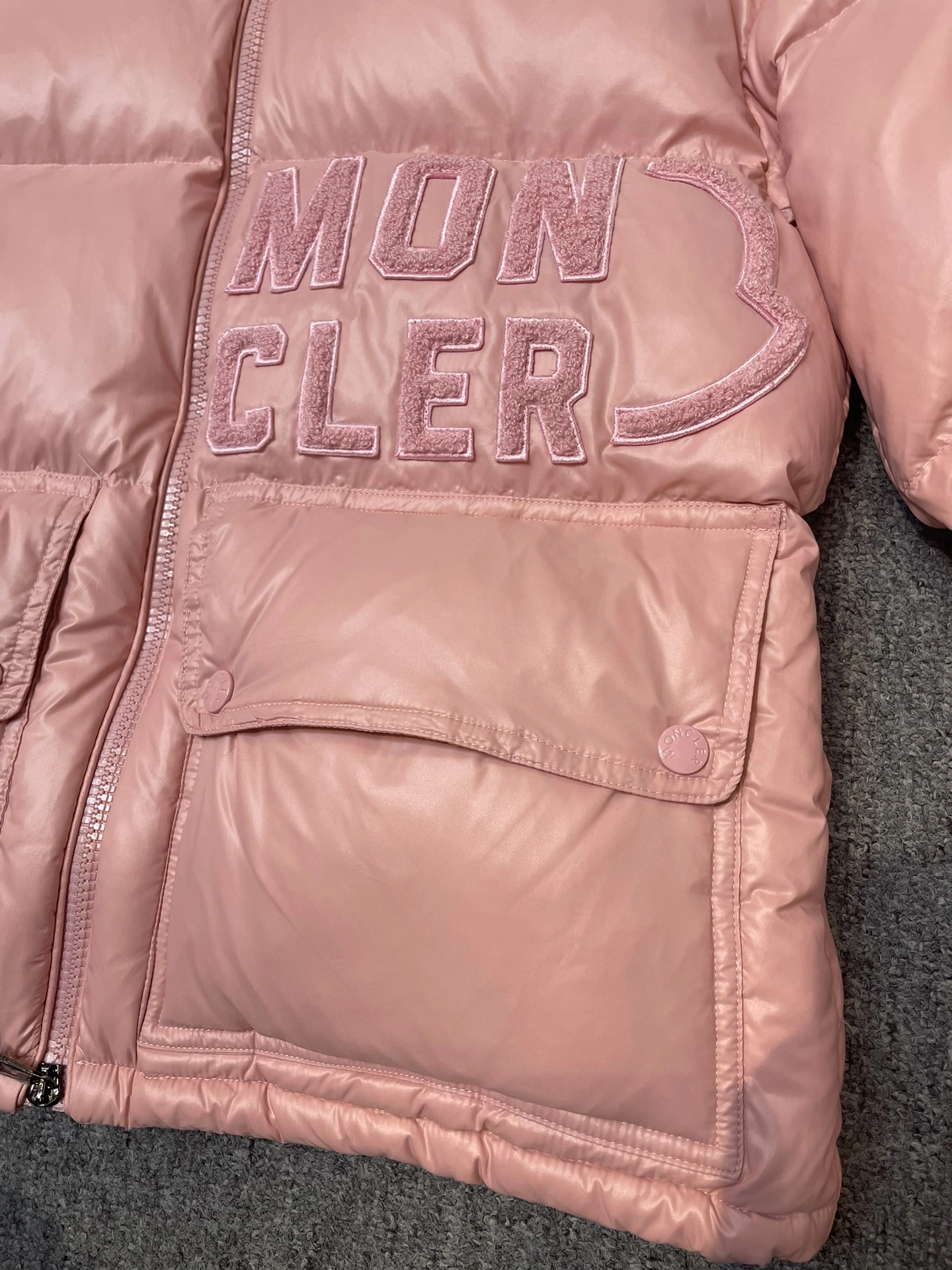 Flexible Moncler Down Jackets 146291