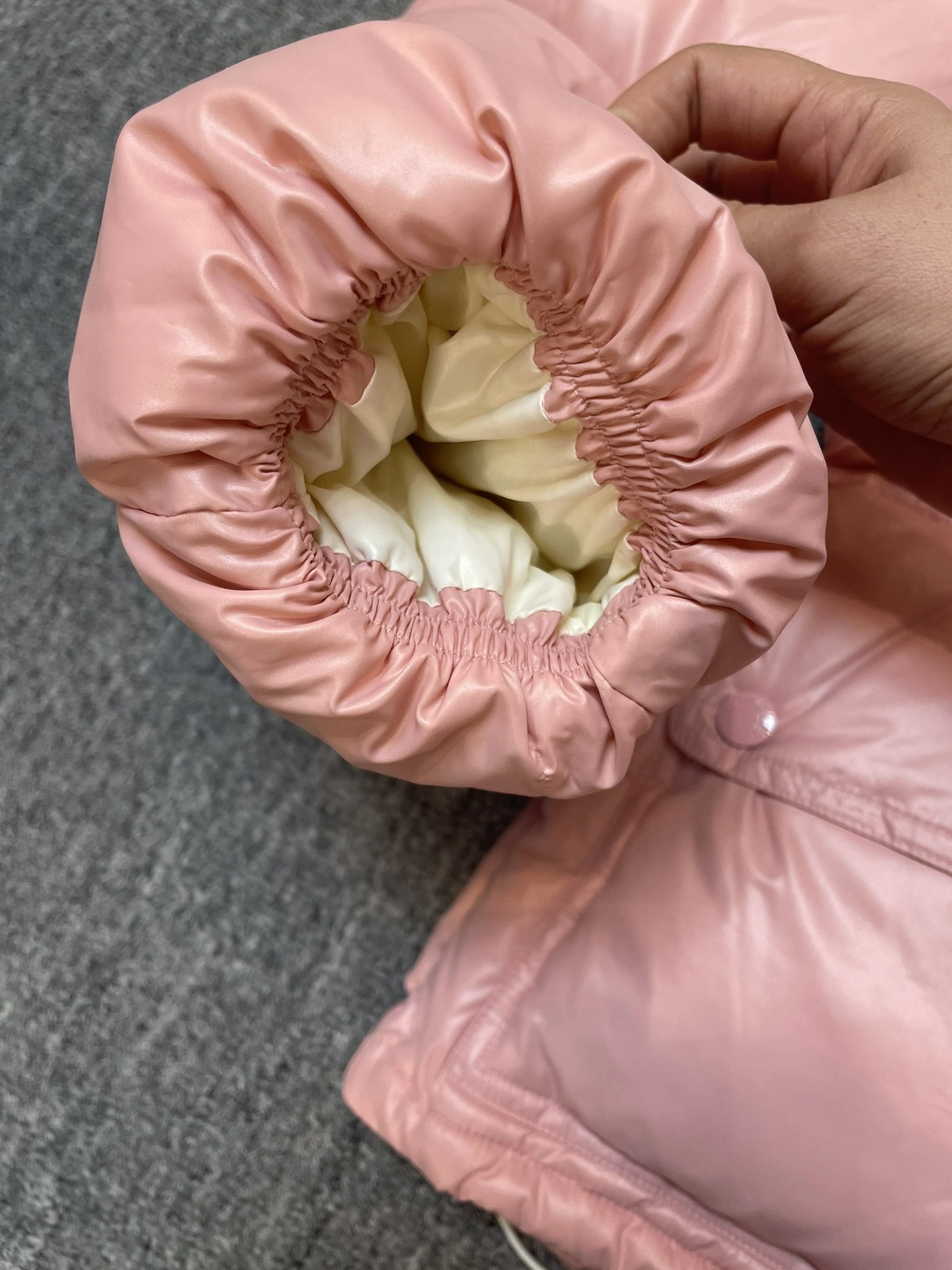 Flexible Moncler Down Jackets 146291
