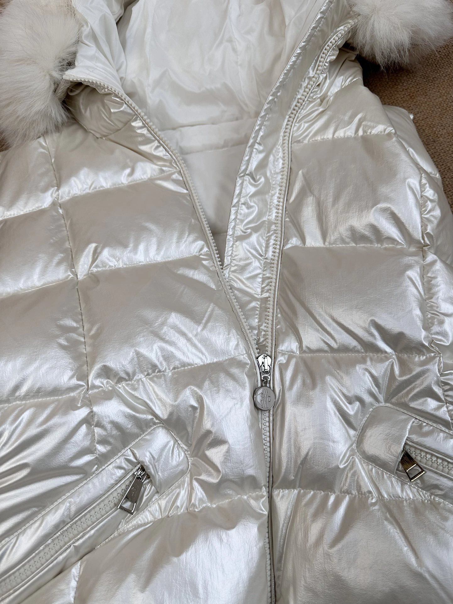 Moncler Down Jackets Neat 146285