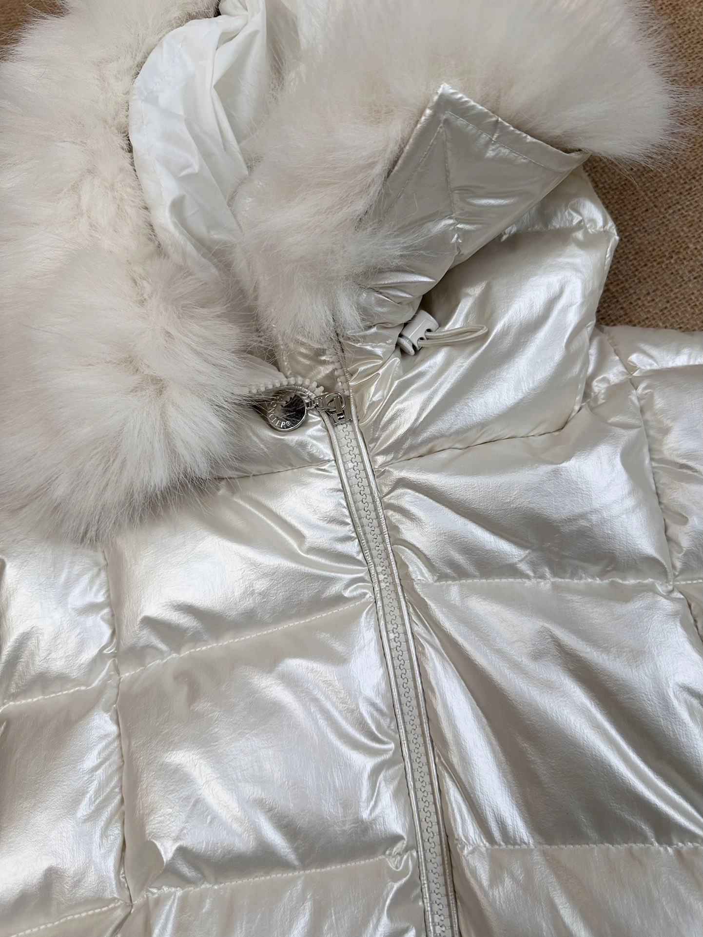 Moncler Down Jackets Neat 146285