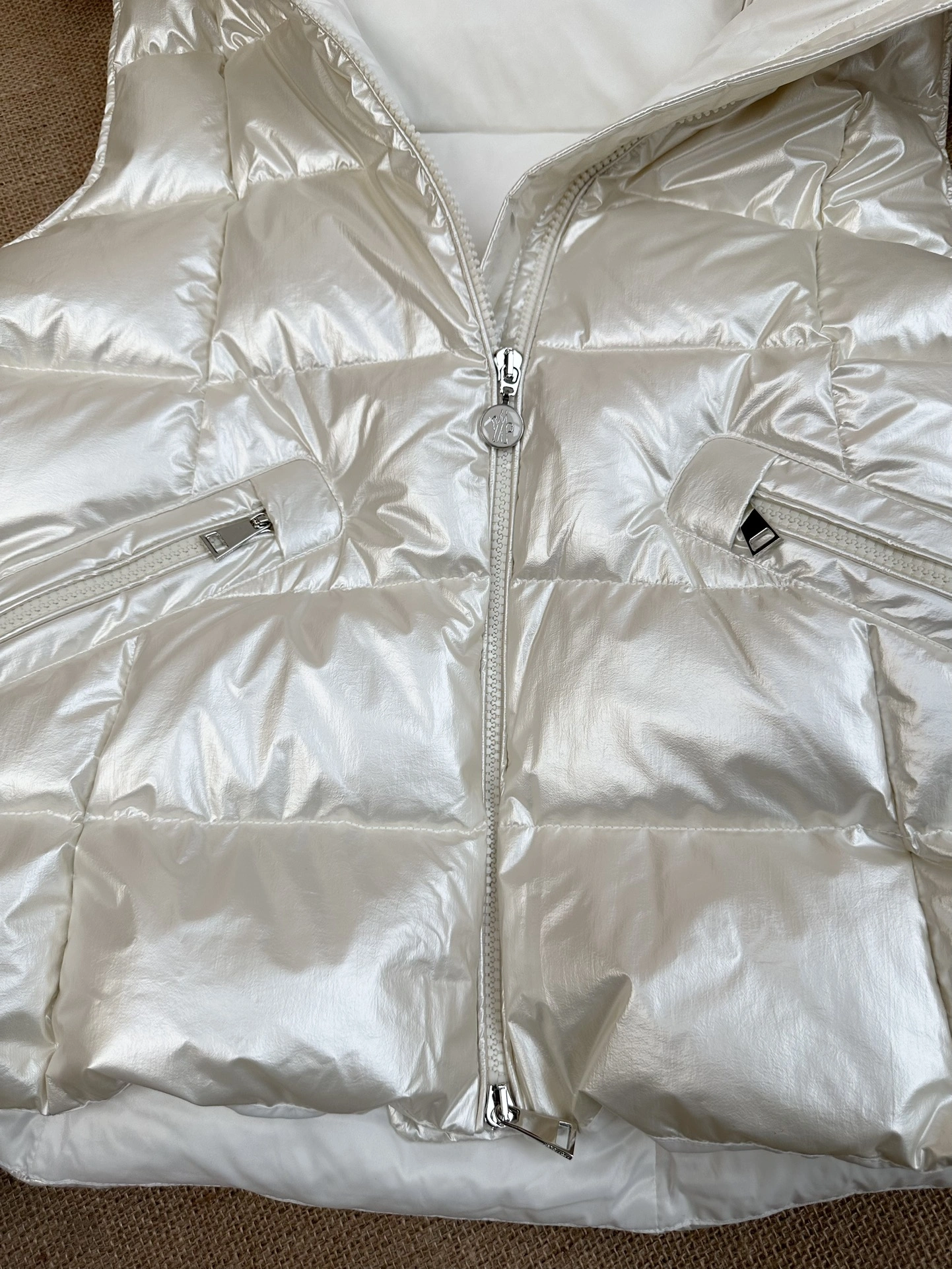 Moncler Down Jackets Neat 146285