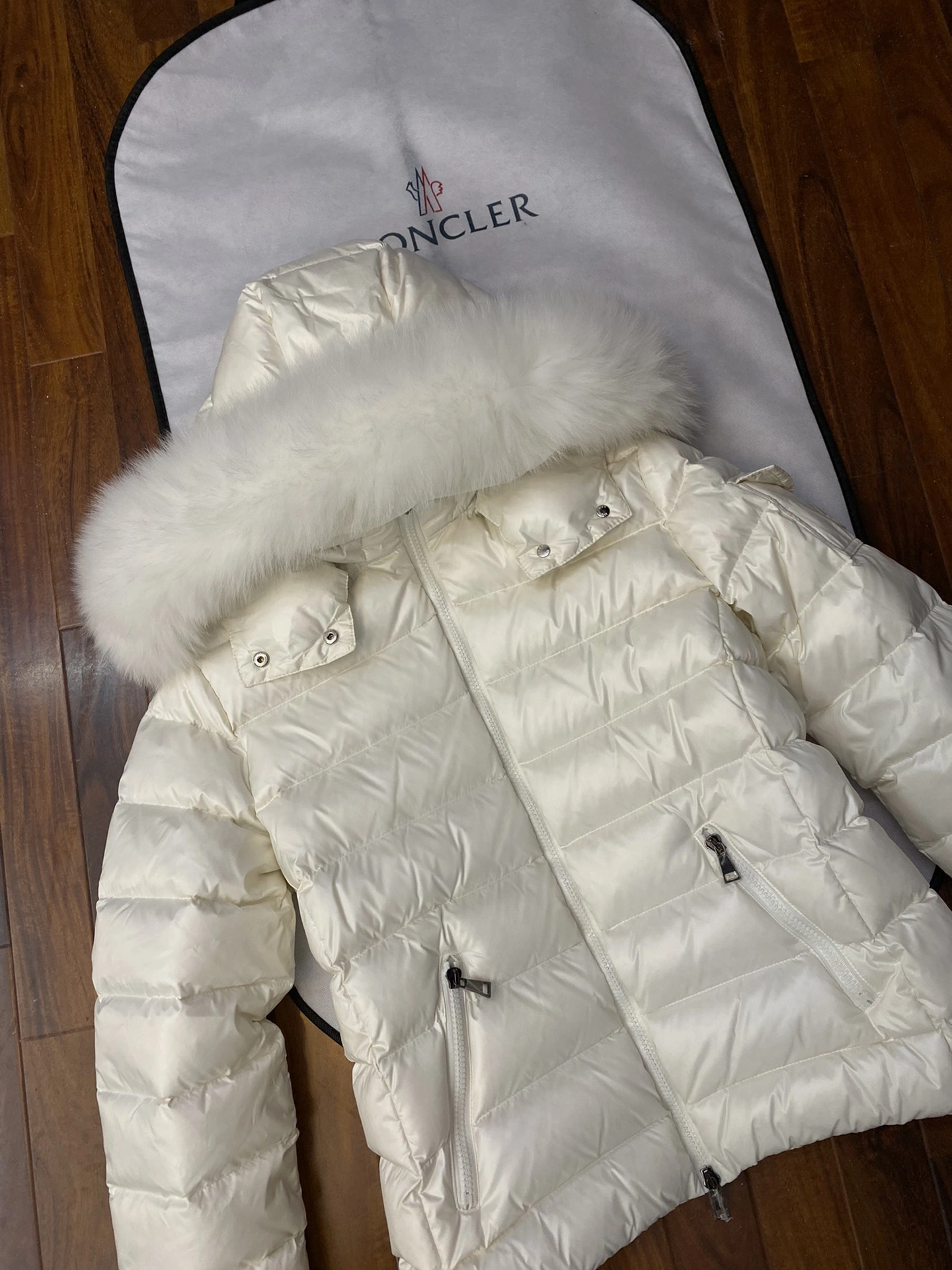 SoftTouch Moncler Down Jackets 146276