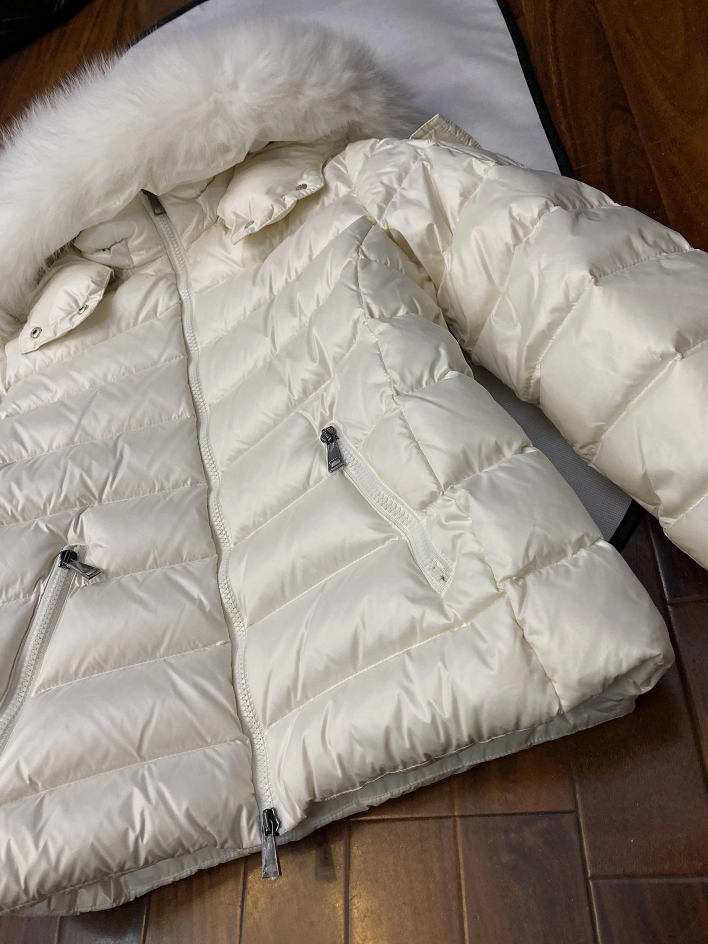 SoftTouch Moncler Down Jackets 146276