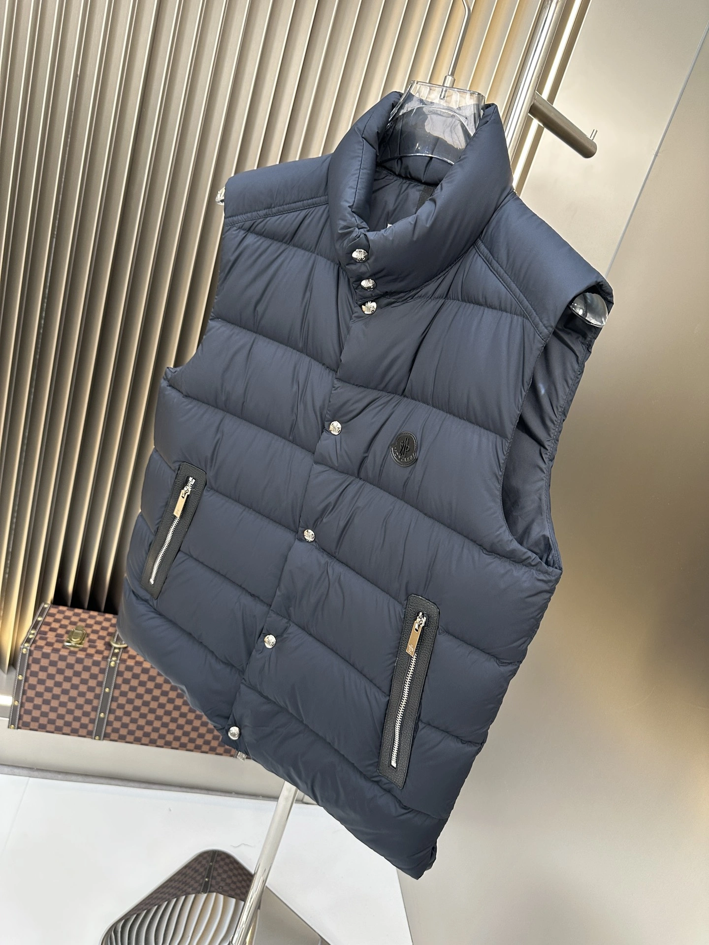 ComfortFit Moncler Down Jackets 146282