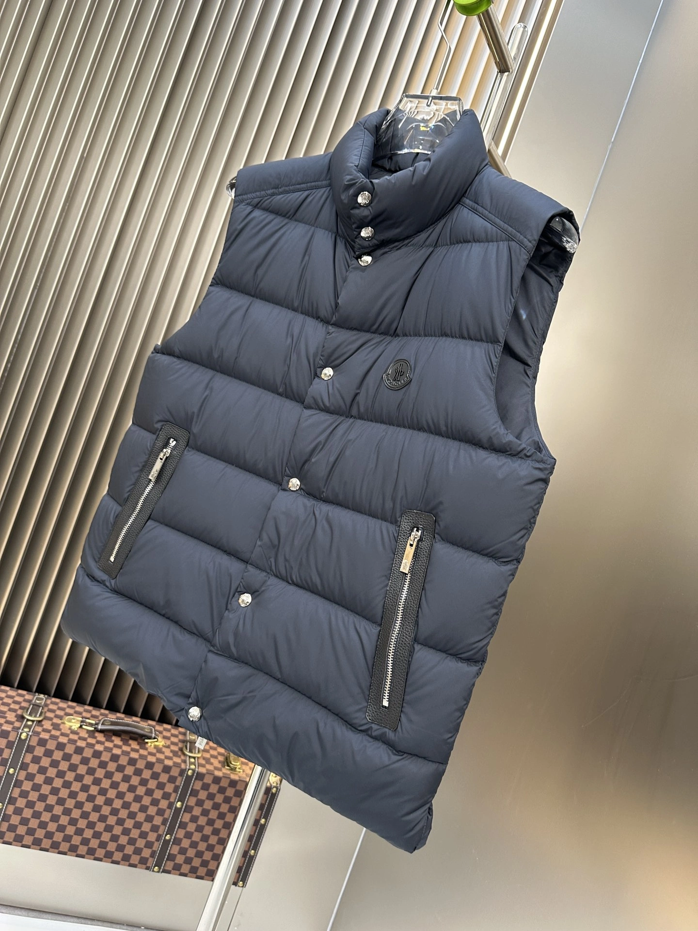 ComfortFit Moncler Down Jackets 146282