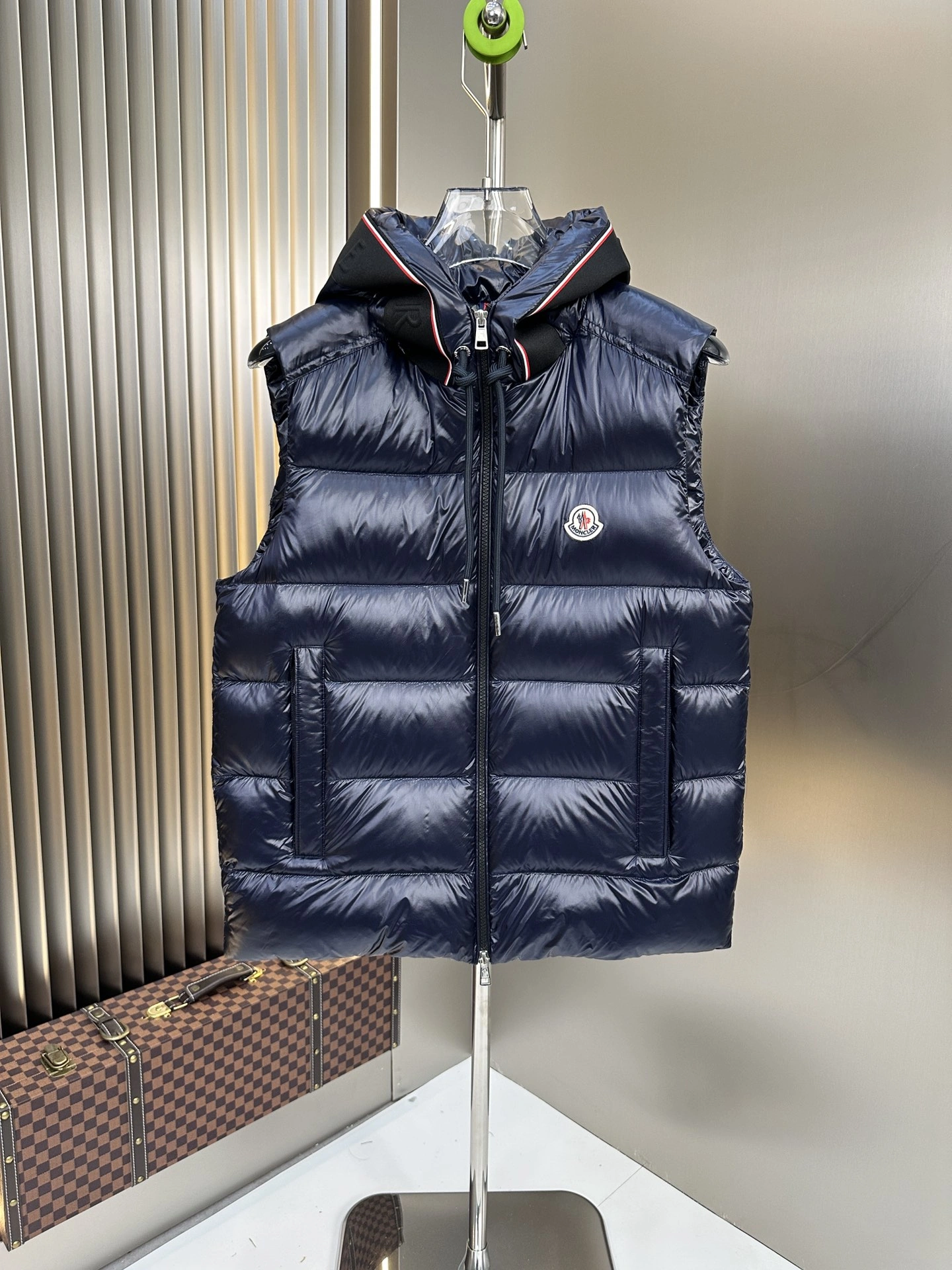 Supportive Moncler Down Jackets 146306