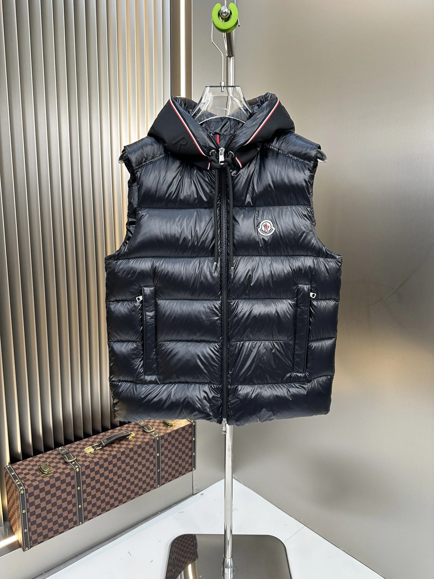 Supportive Moncler Down Jackets 146306
