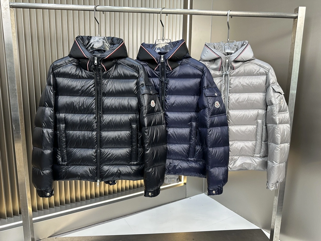 Moncler Down Jackets Seasonal 146301