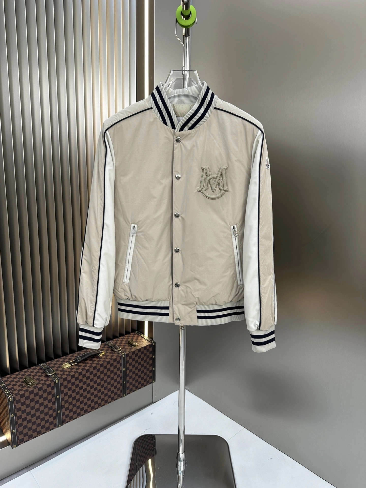Moncler Down Jackets Seasonal 146273
