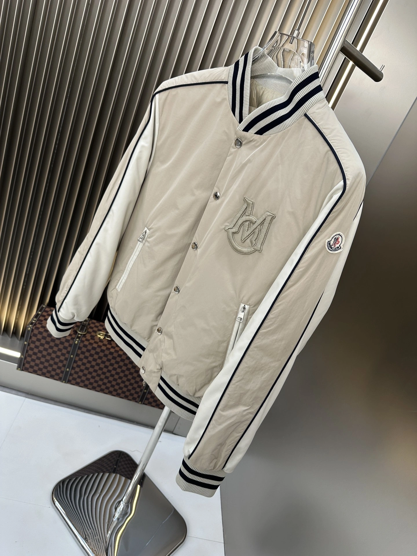 Moncler Down Jackets Seasonal 146273