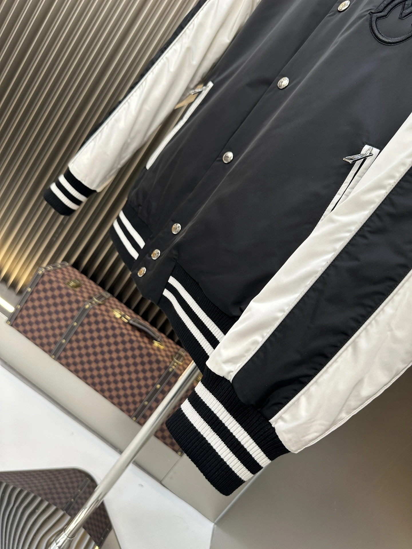 Moncler Down Jackets Youthful 146272