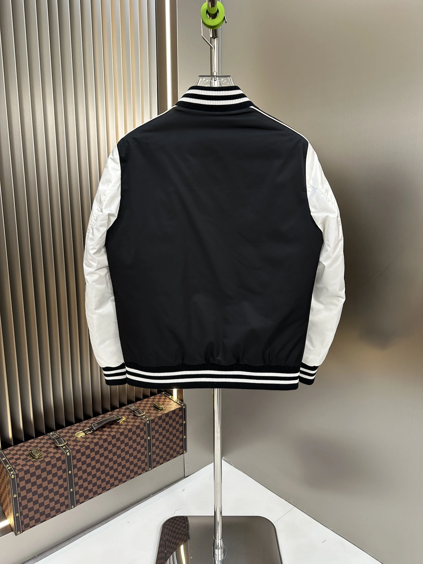 Moncler Down Jackets Youthful 146272
