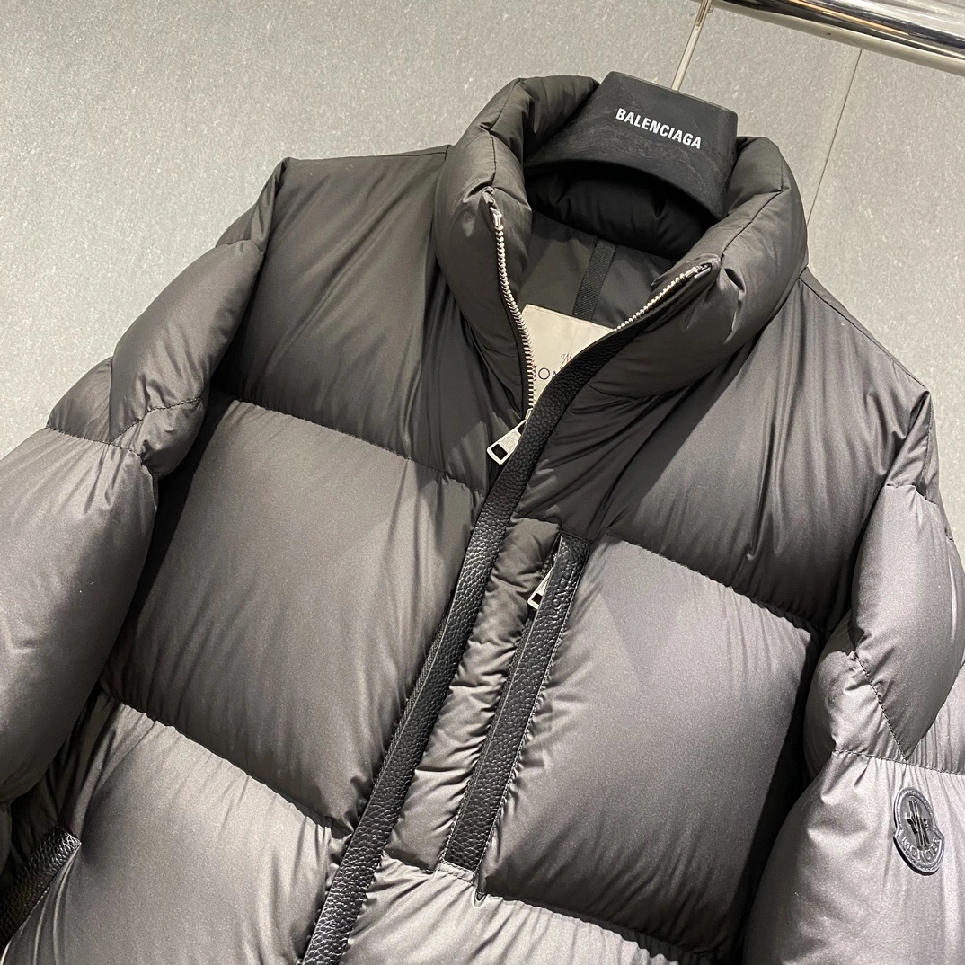 Vibrant Moncler Down Jackets 146268