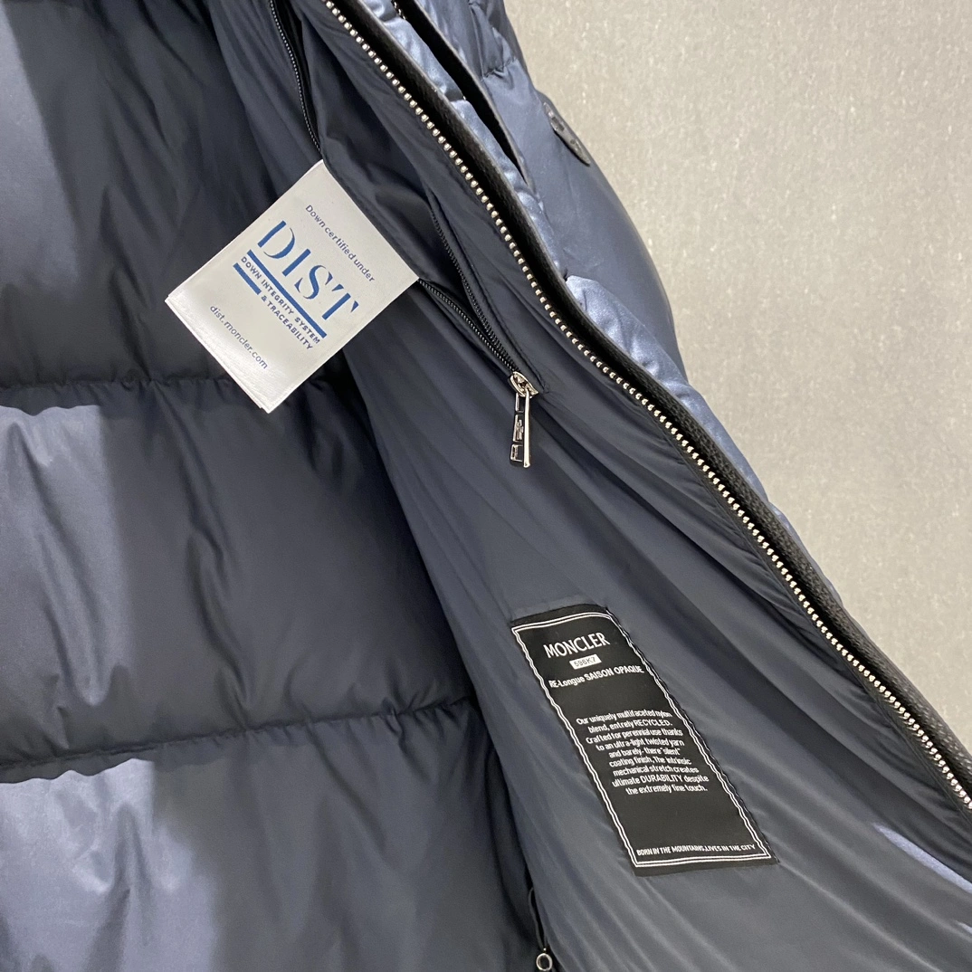 Moncler Down Jackets TechFriendly 146267