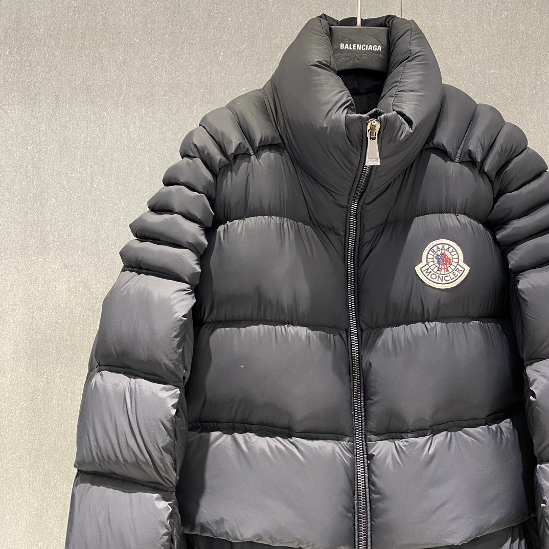 Sustainable Moncler Down Jackets 146262