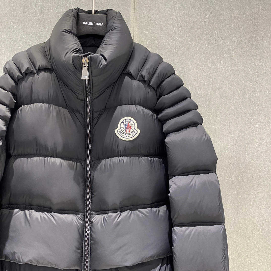 Sustainable Moncler Down Jackets 146262