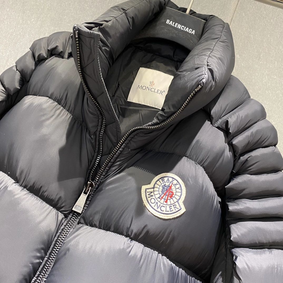 Sustainable Moncler Down Jackets 146262