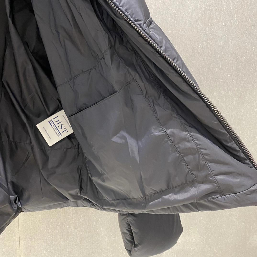 Sustainable Moncler Down Jackets 146262