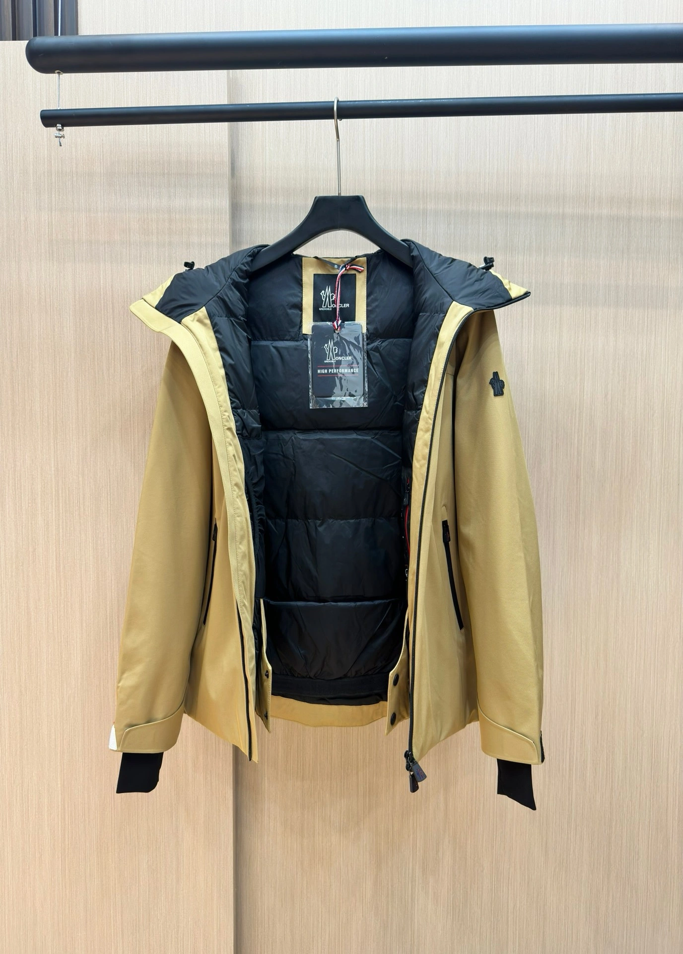 Moncler Down Jackets Packable 146258
