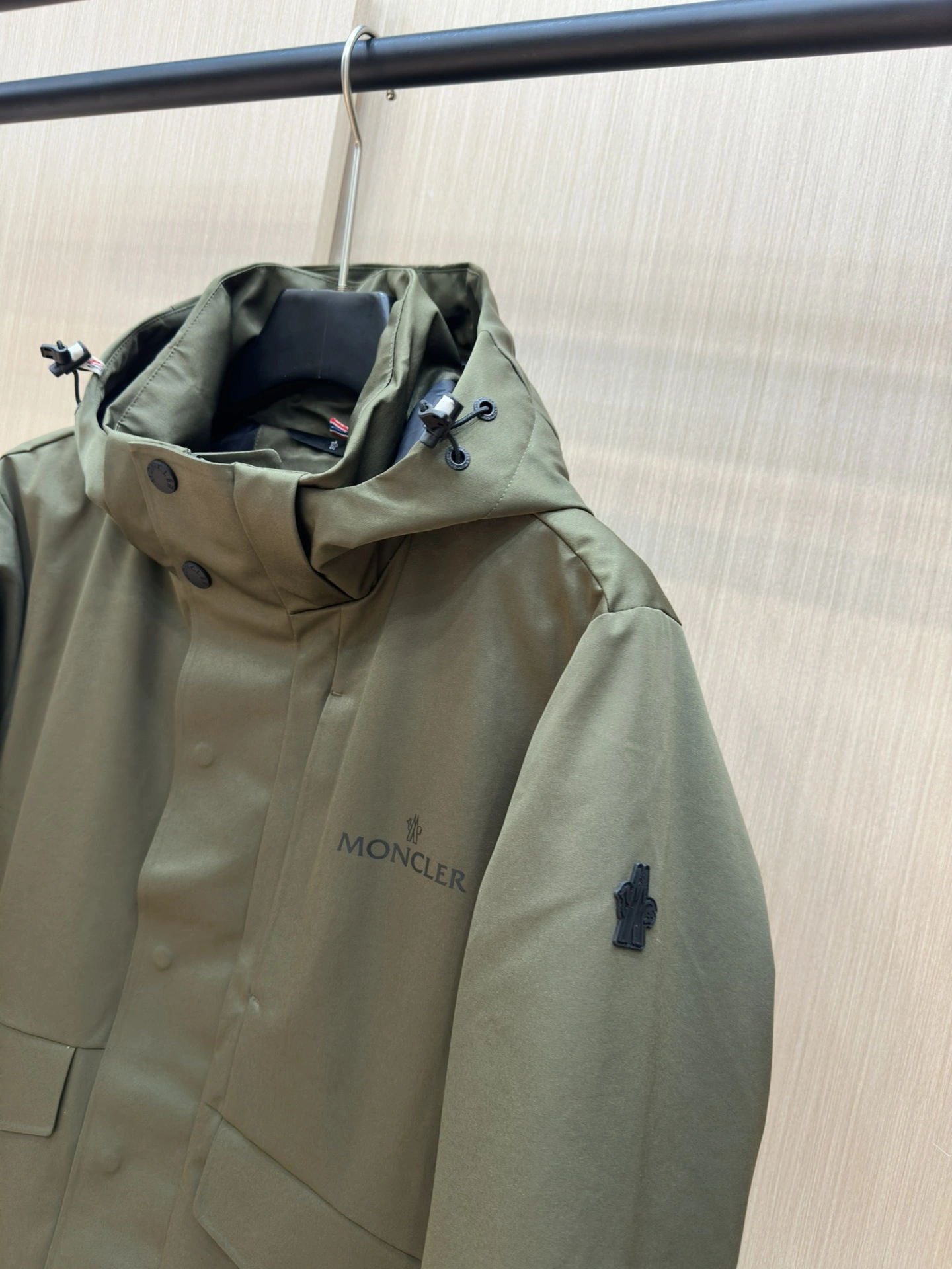 Moncler Down Jackets Elegant 146250