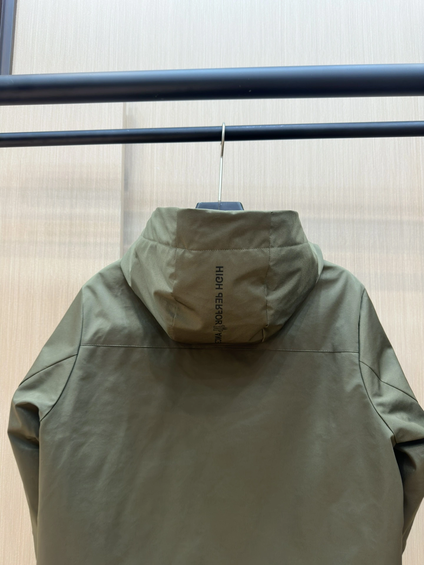 Moncler Down Jackets Elegant 146250