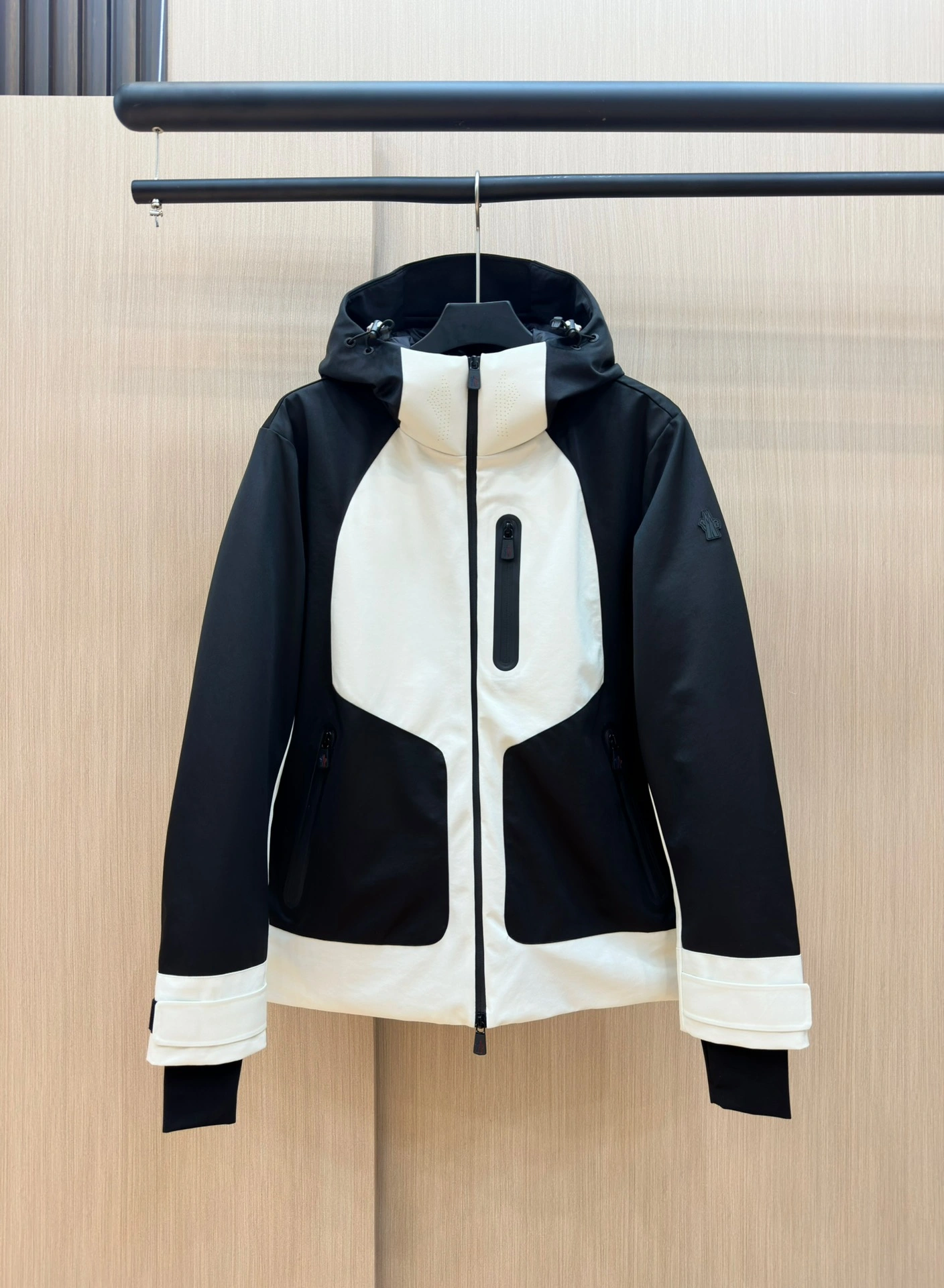 Moncler Down Jackets Elegant 146239