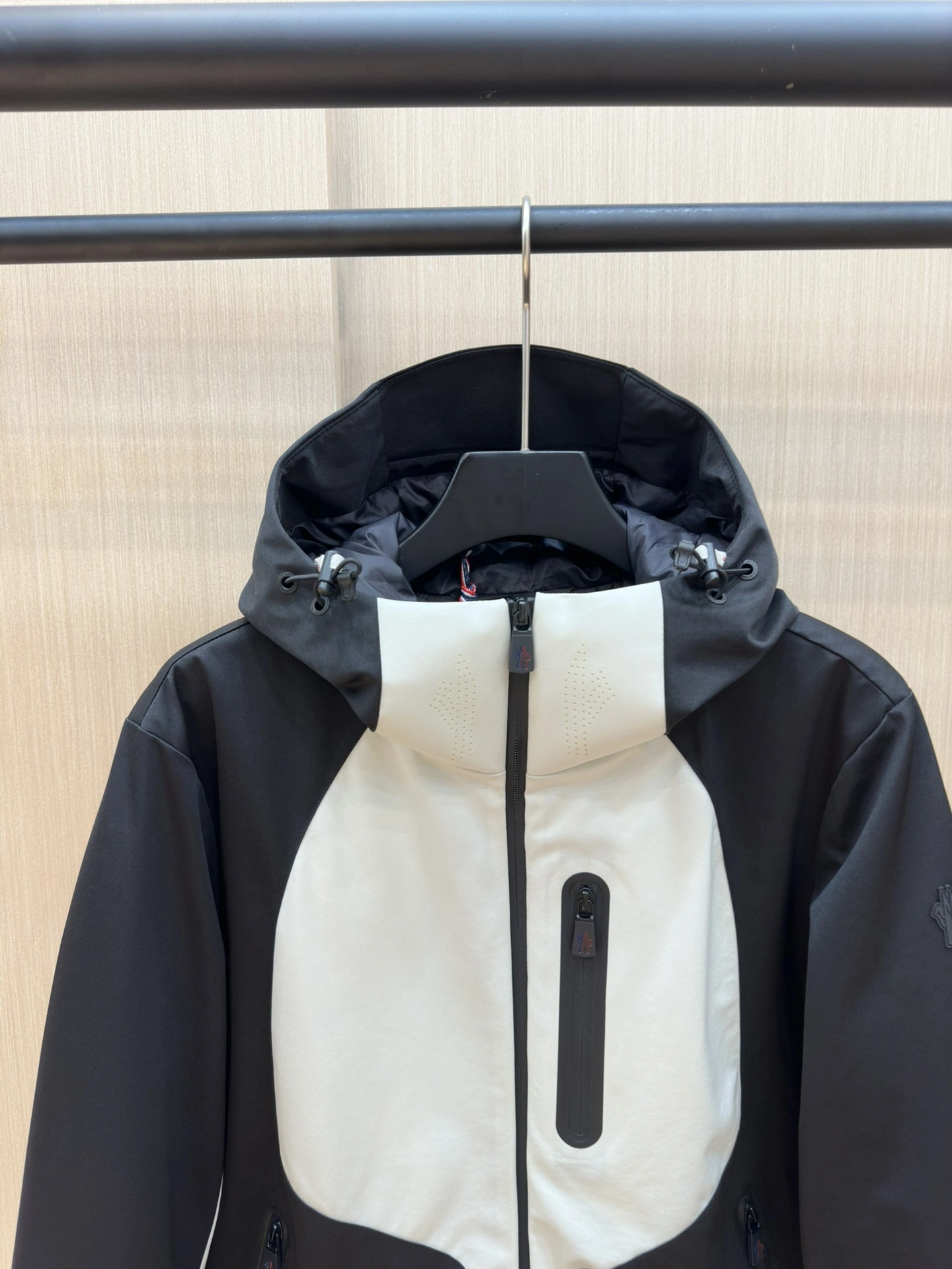 Moncler Down Jackets Elegant 146239