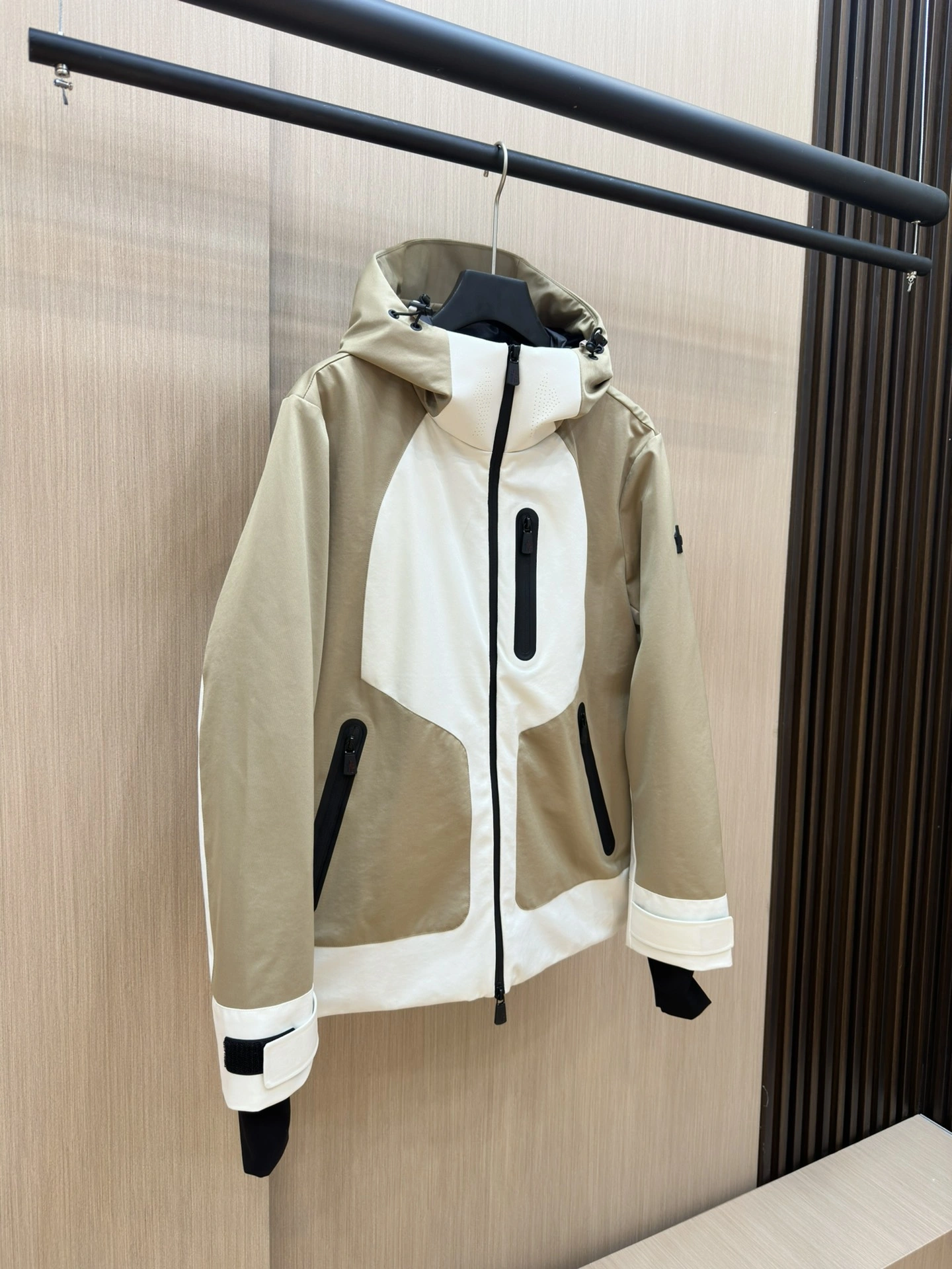 Moncler Down Jackets SunProtective 146251