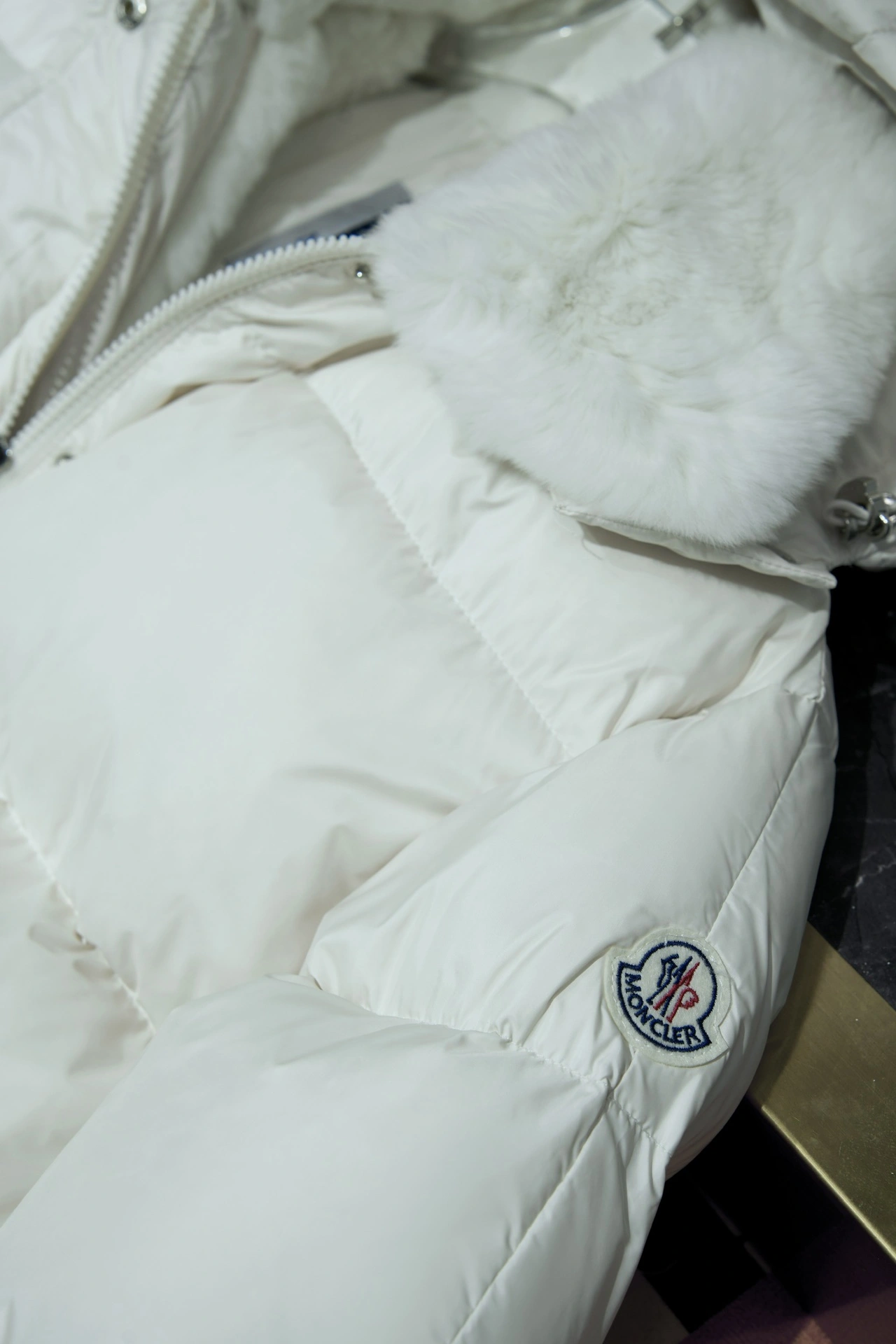 Moncler Down Jackets Durable 146235
