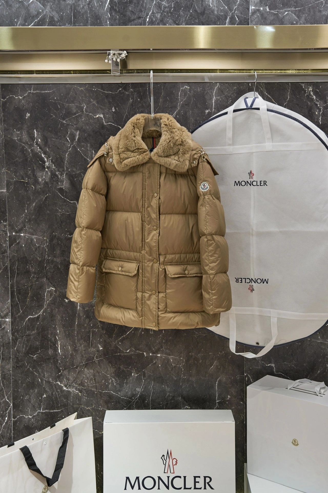 FreshLook Moncler Down Jackets 146241