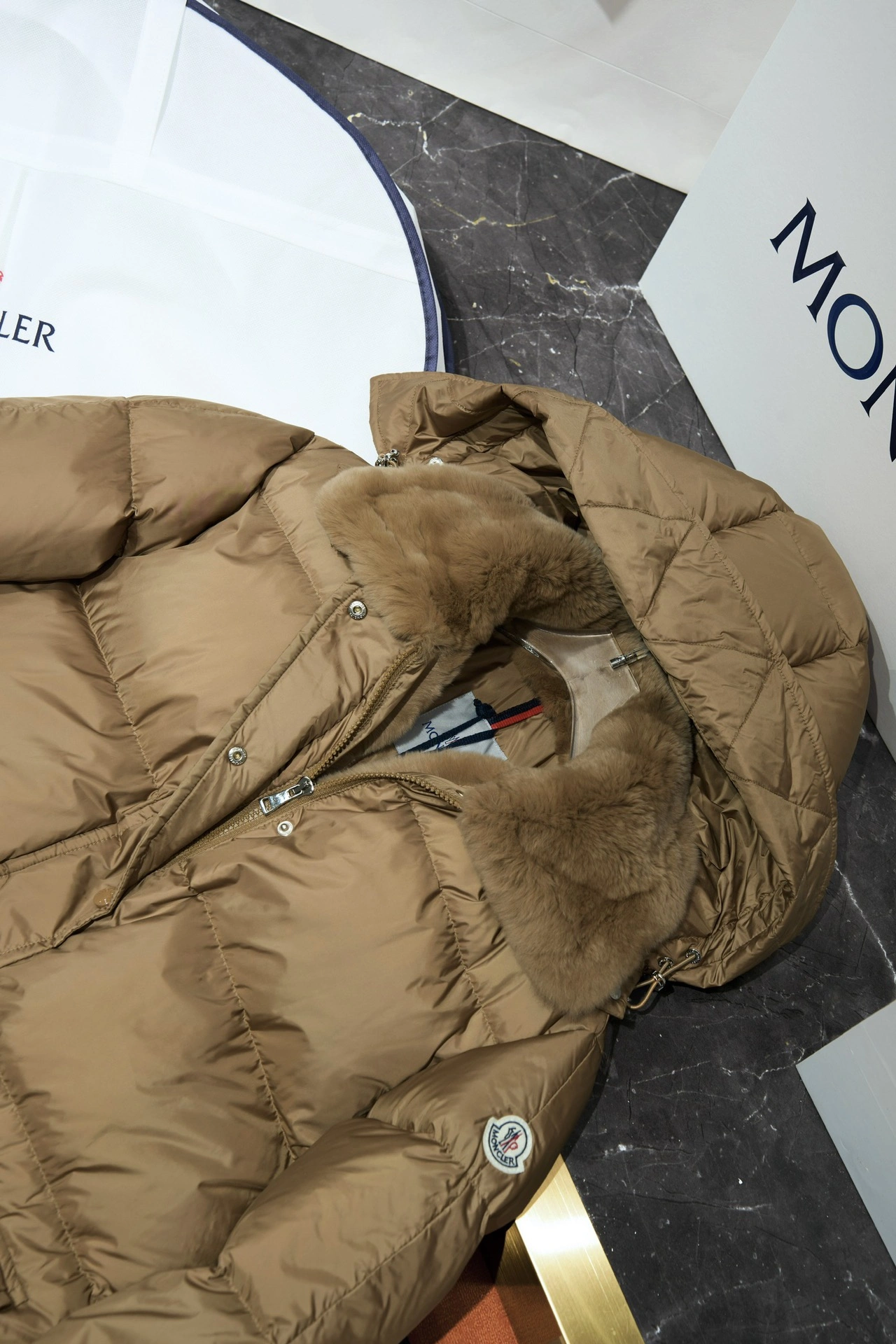 FreshLook Moncler Down Jackets 146241