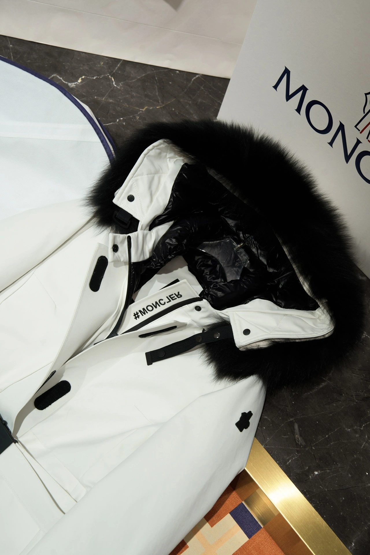 Fashionable Moncler Down Jackets 146238