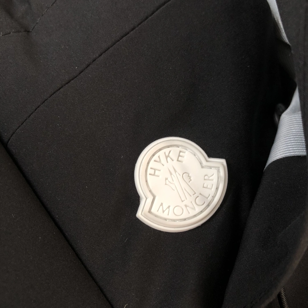 Moncler Down Jackets Elegant 146229