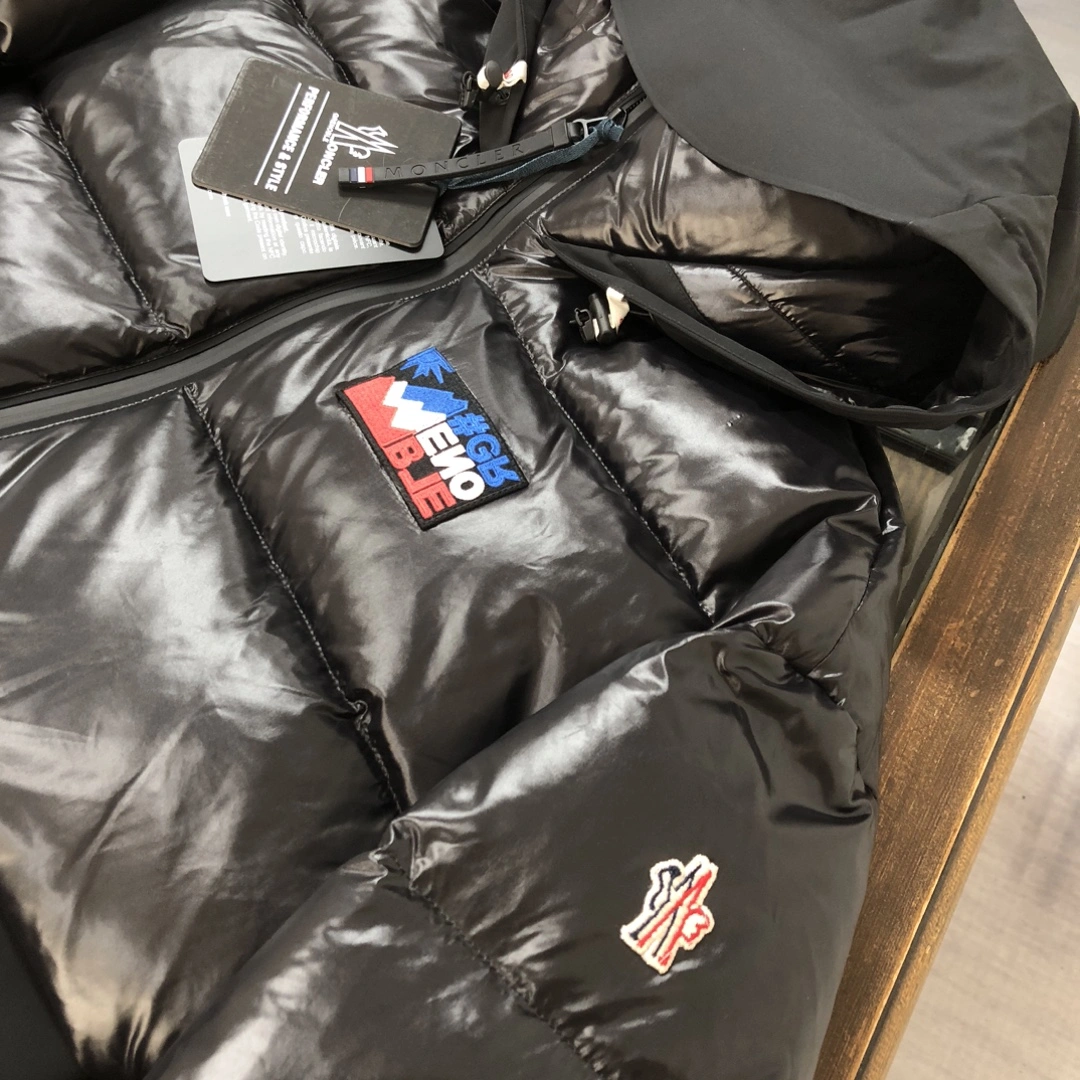 Moncler Down Jackets EasyMatch 146226