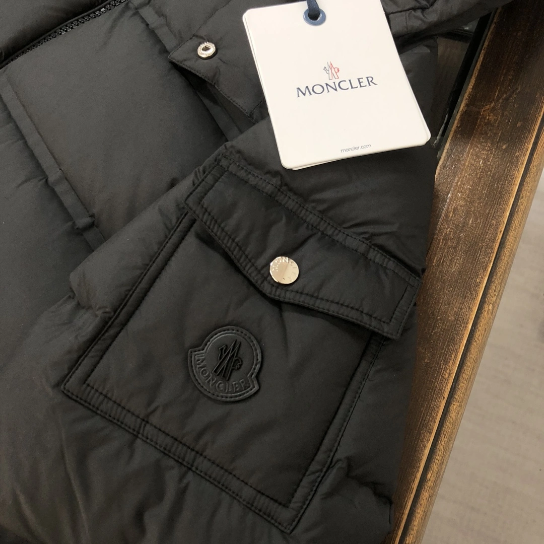 Moncler Down Jackets Stylish 146222