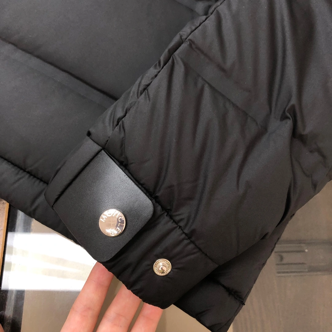 Moncler Down Jackets Stylish 146222