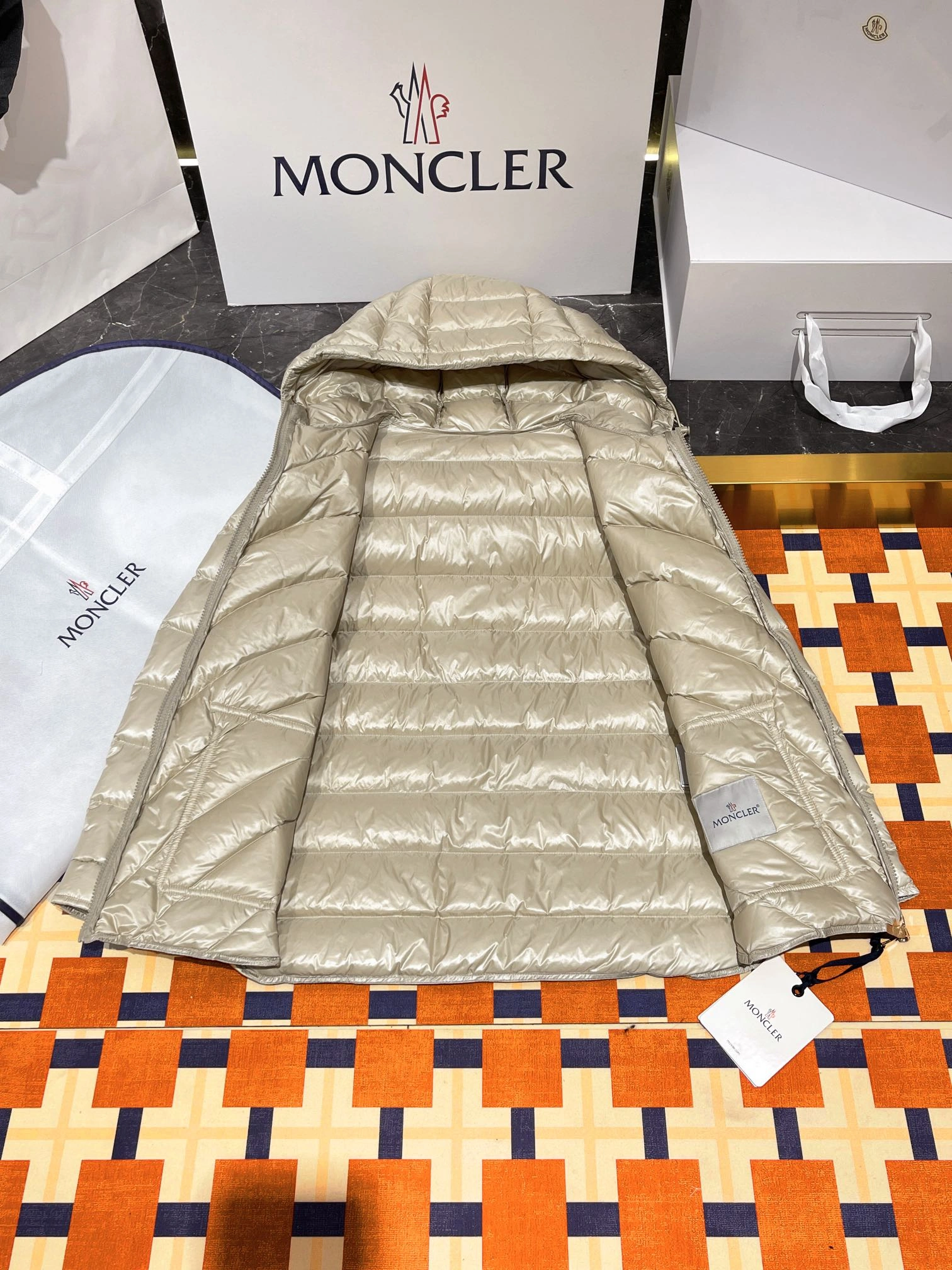 SunProtective Moncler Down Jackets 146219