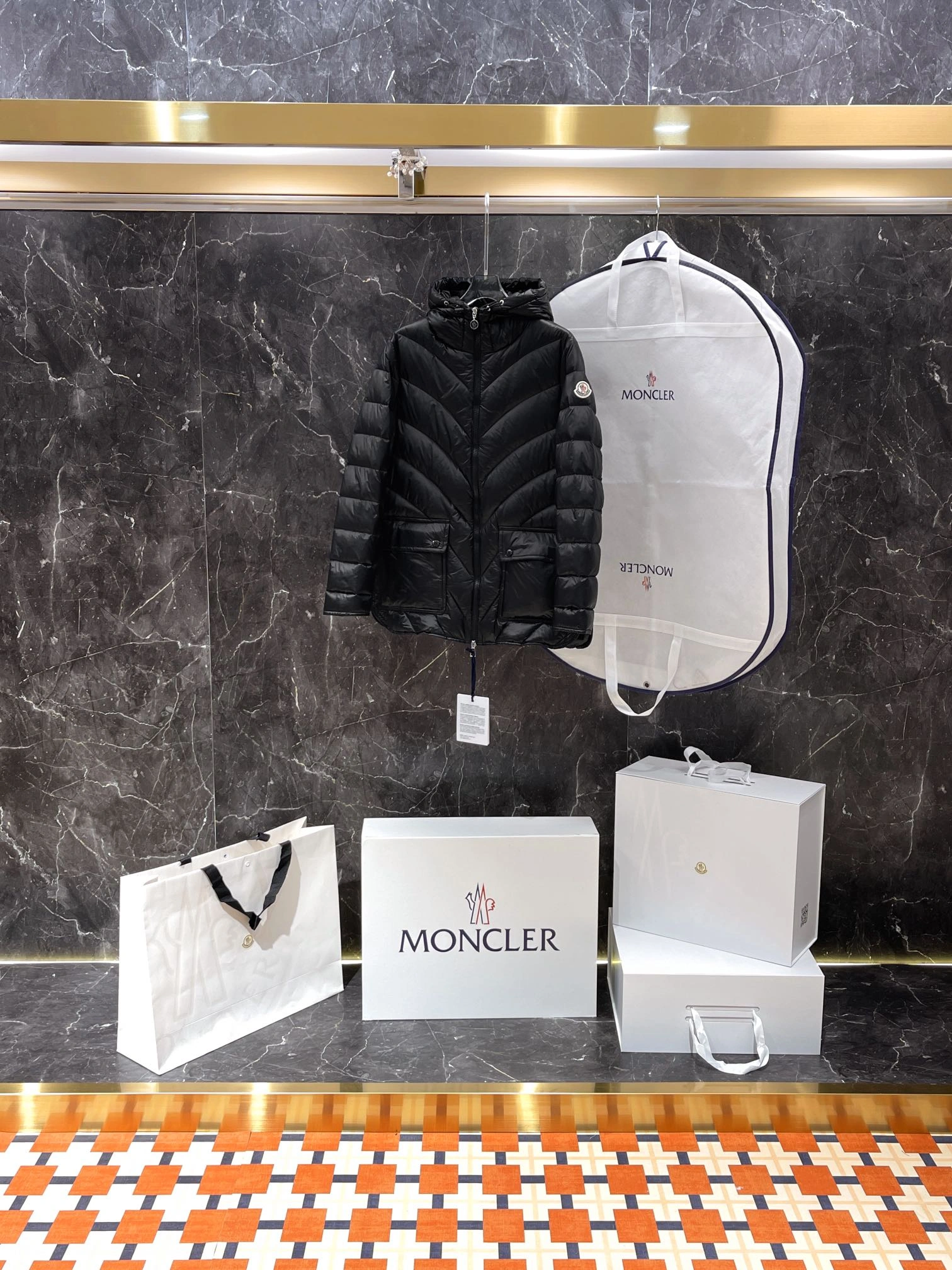 Moncler Down Jackets Supportive 146220