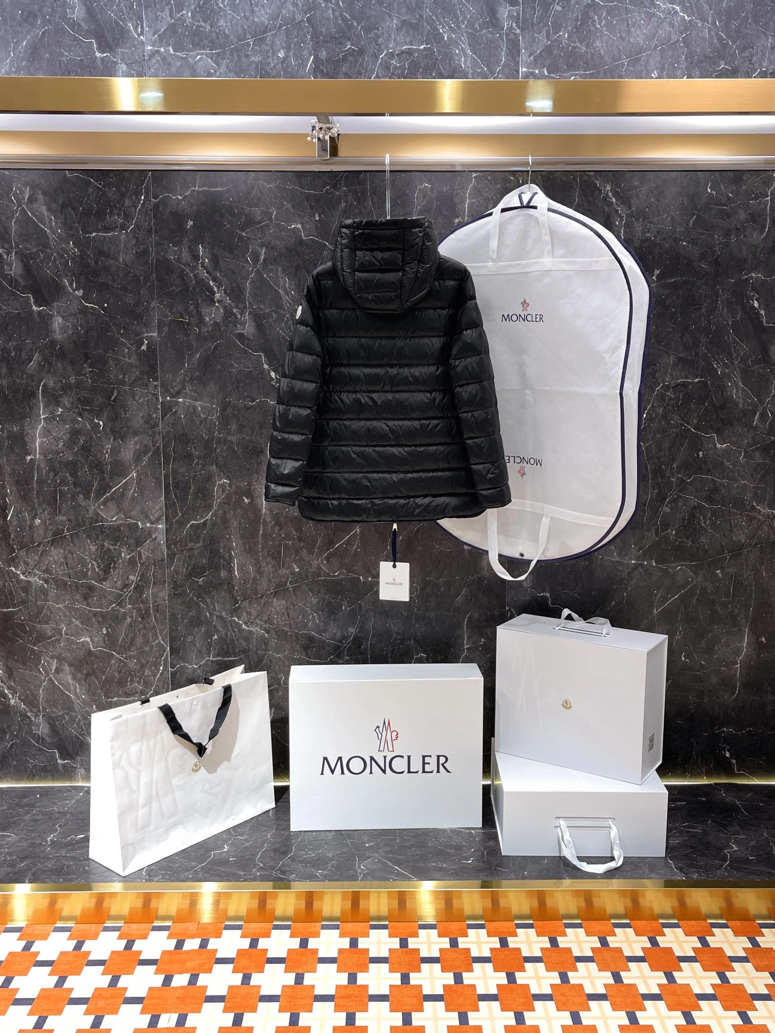 Moncler Down Jackets Supportive 146220