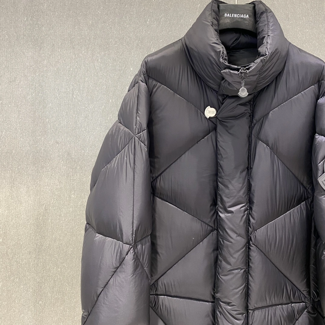 Moncler Down Jackets Youthful 146205