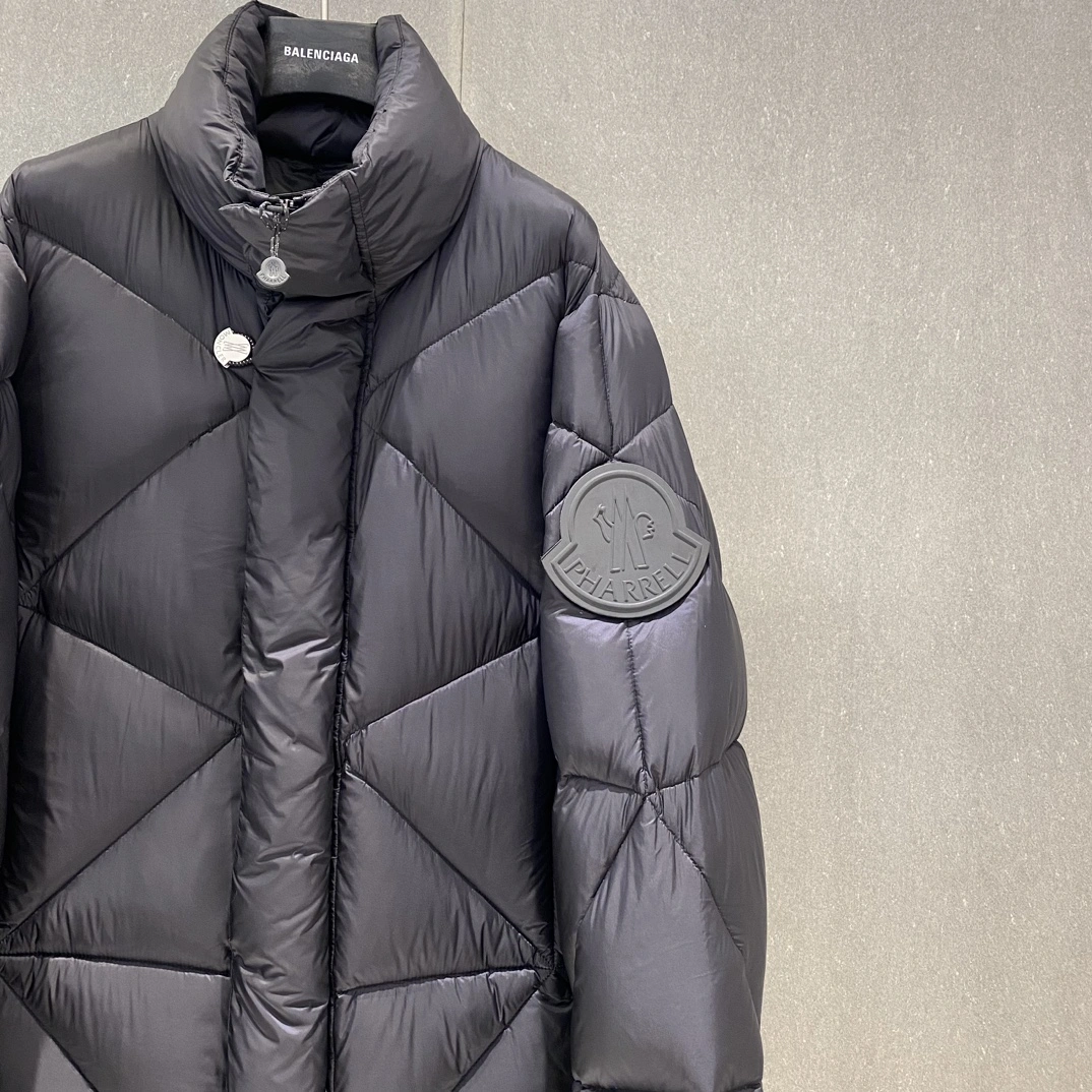 Moncler Down Jackets Youthful 146205